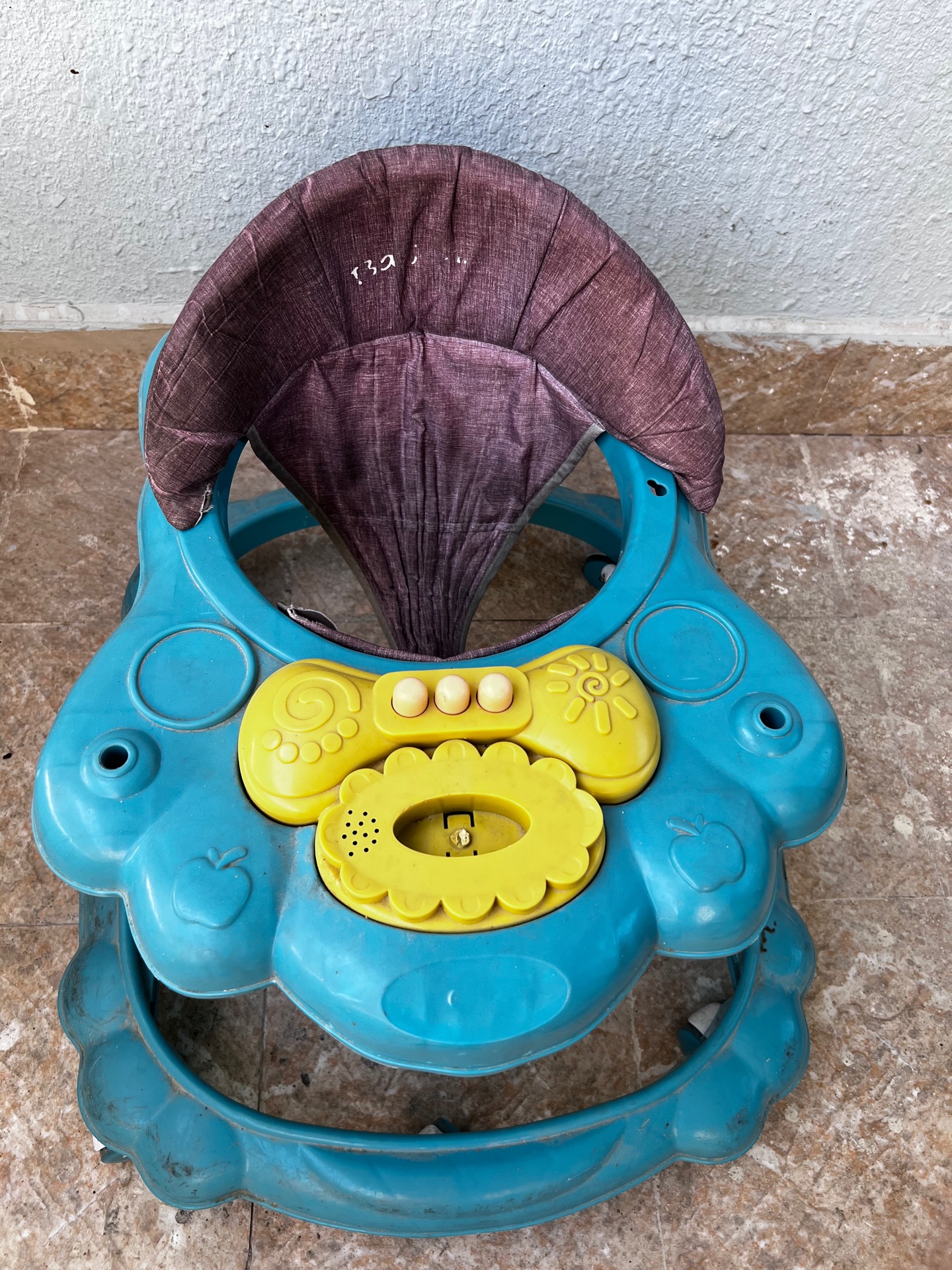 Baby walker in Ezdan Oasis  - Image 3