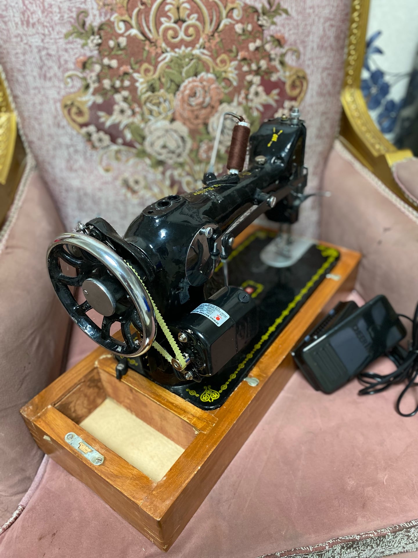 Usha heavy duty Sewing machine for sale - Image 2