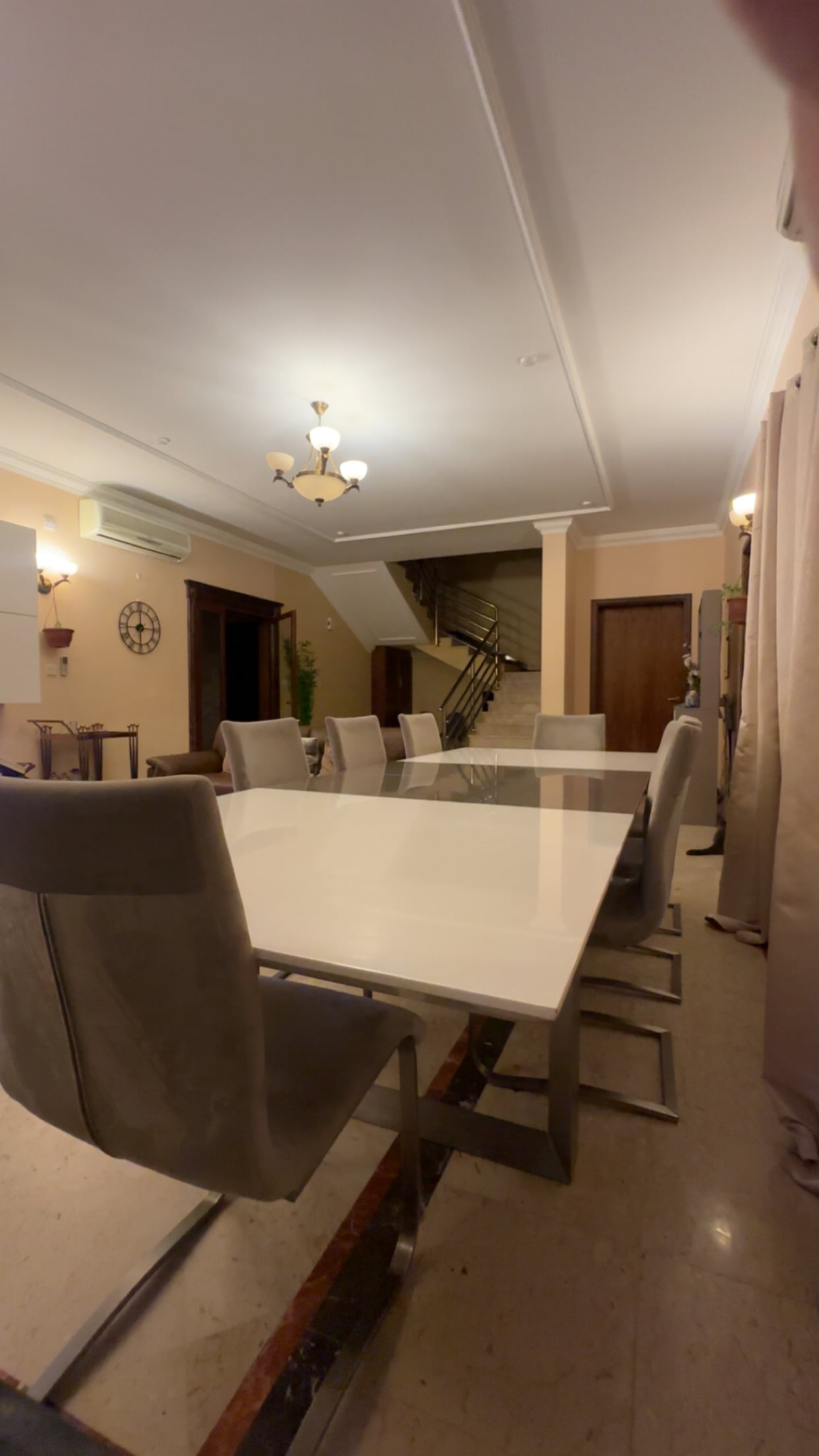 Dining table for sale  - Image 5