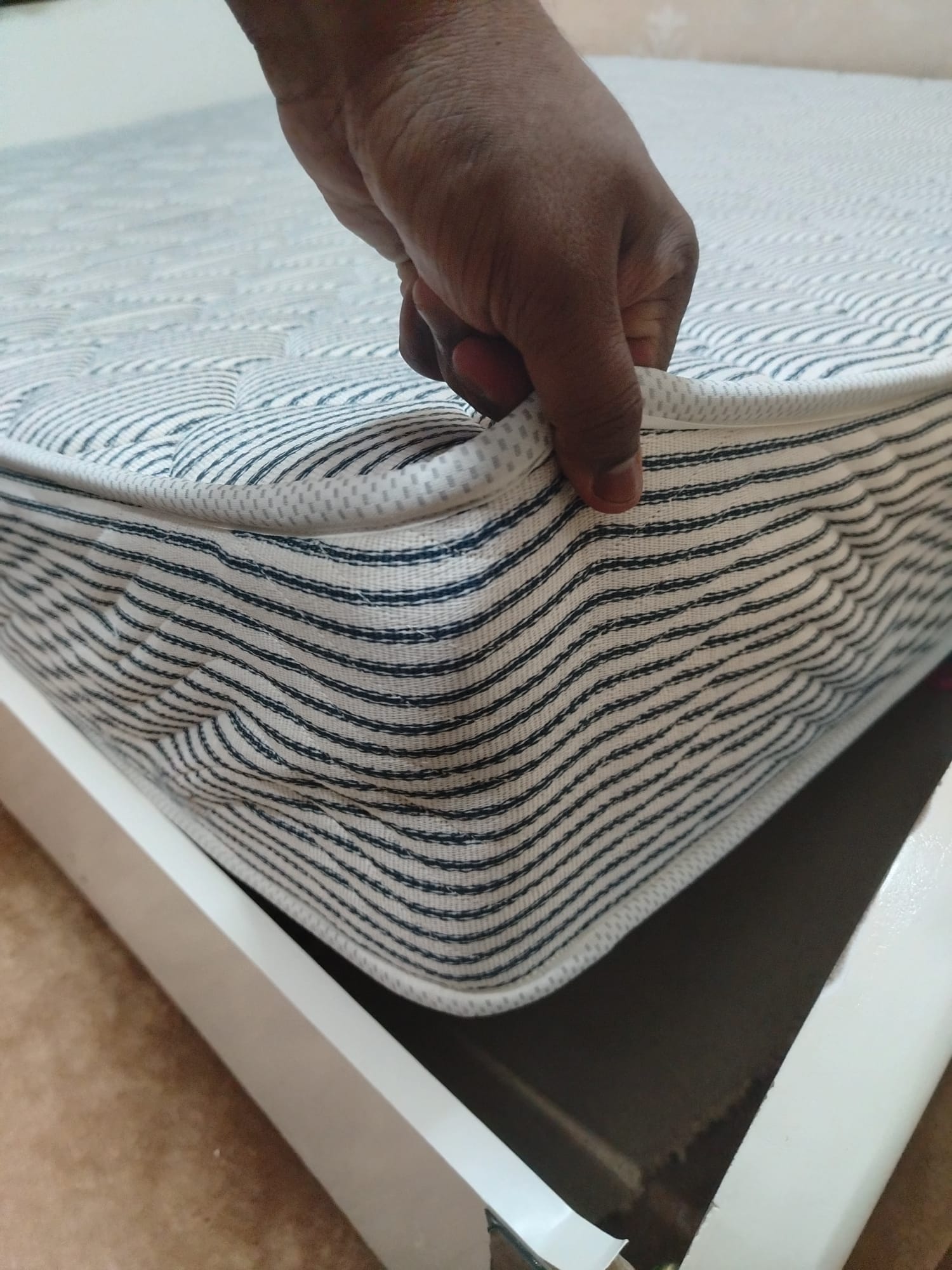 BED AND MATRESS(190*200) - Image 5