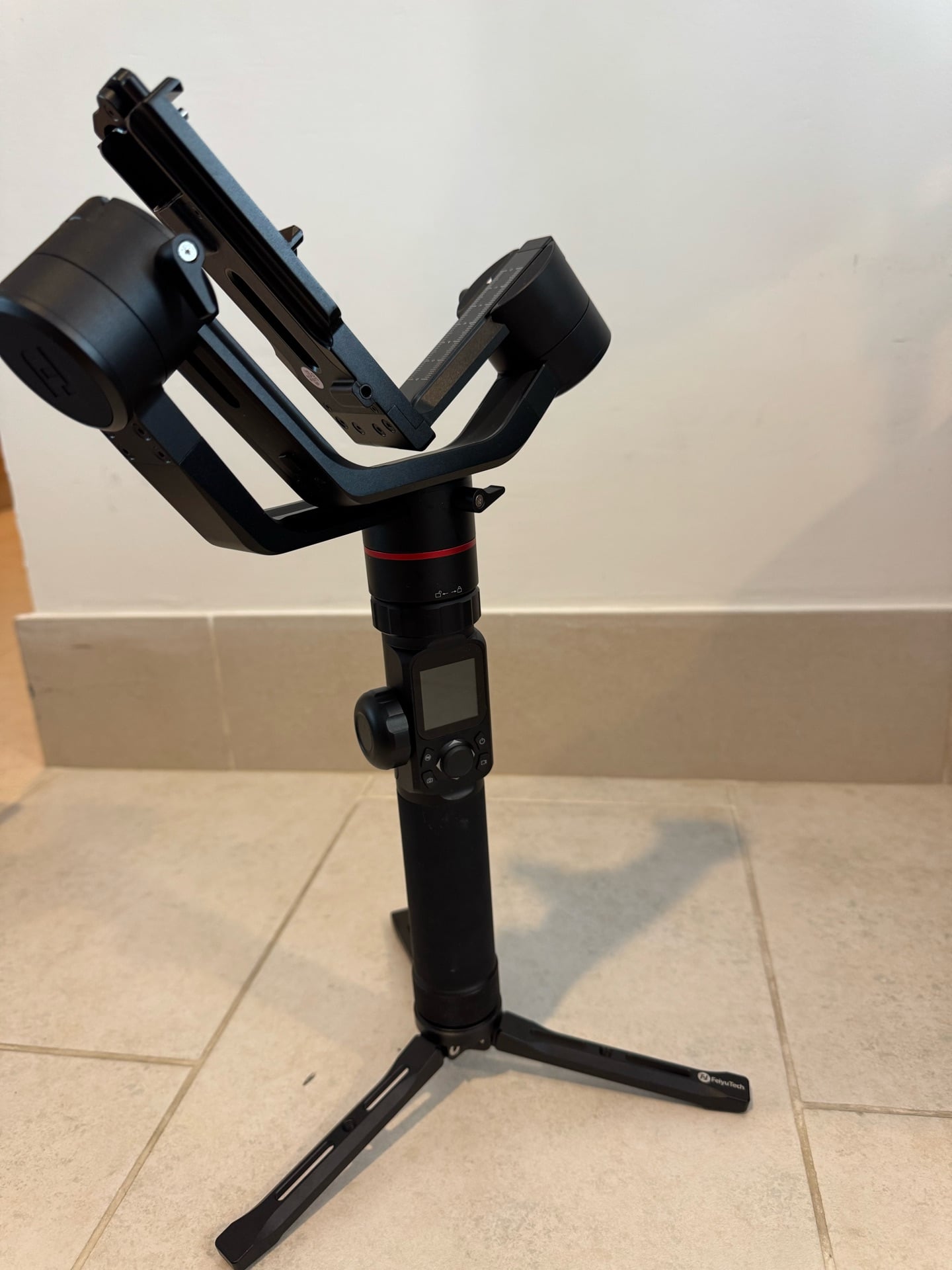 FeiyuTech AK2000 3-Axis Gimbal Stabilizer — Barely Used - Image 3