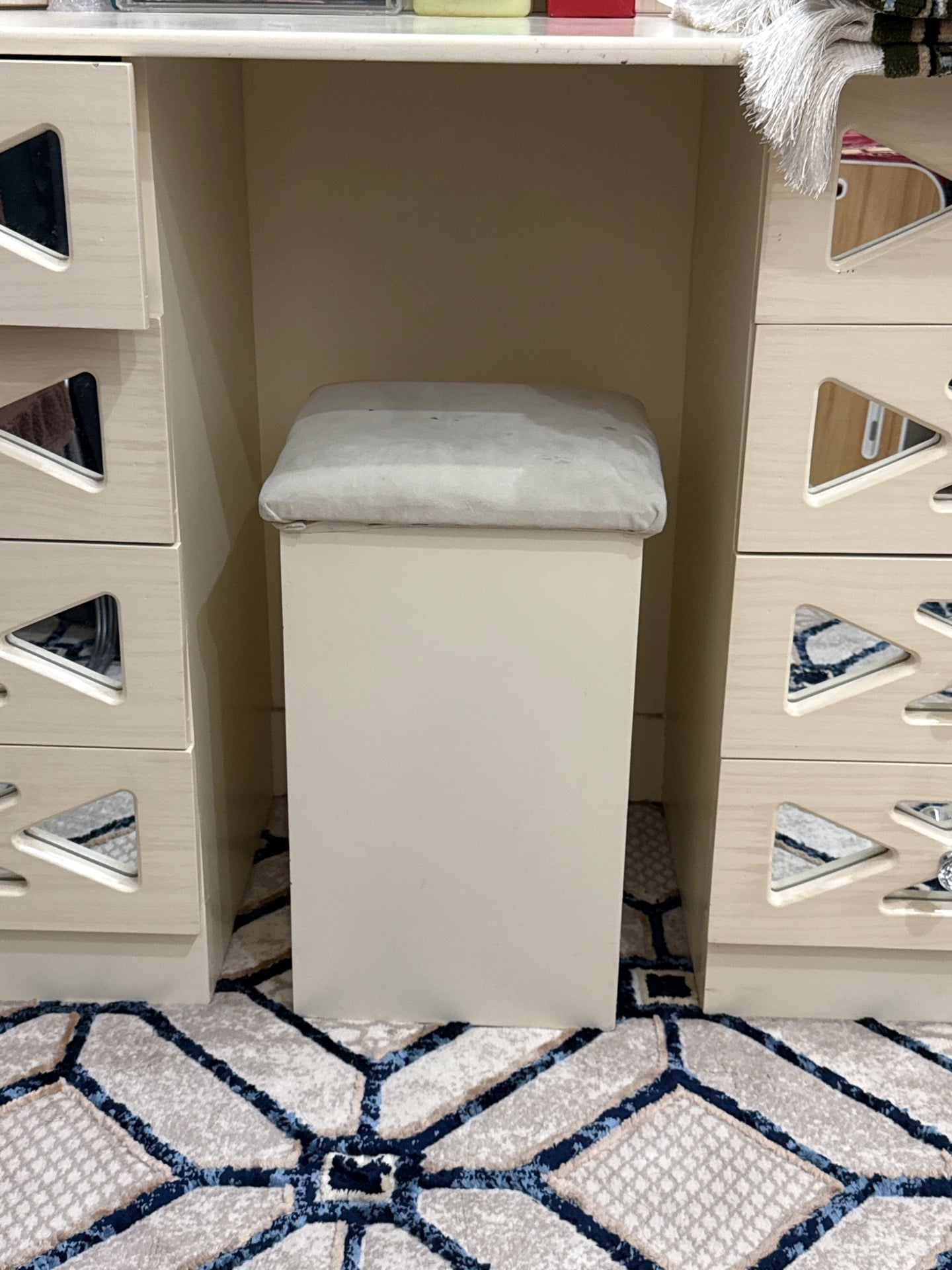 Bedroom set - Image 4