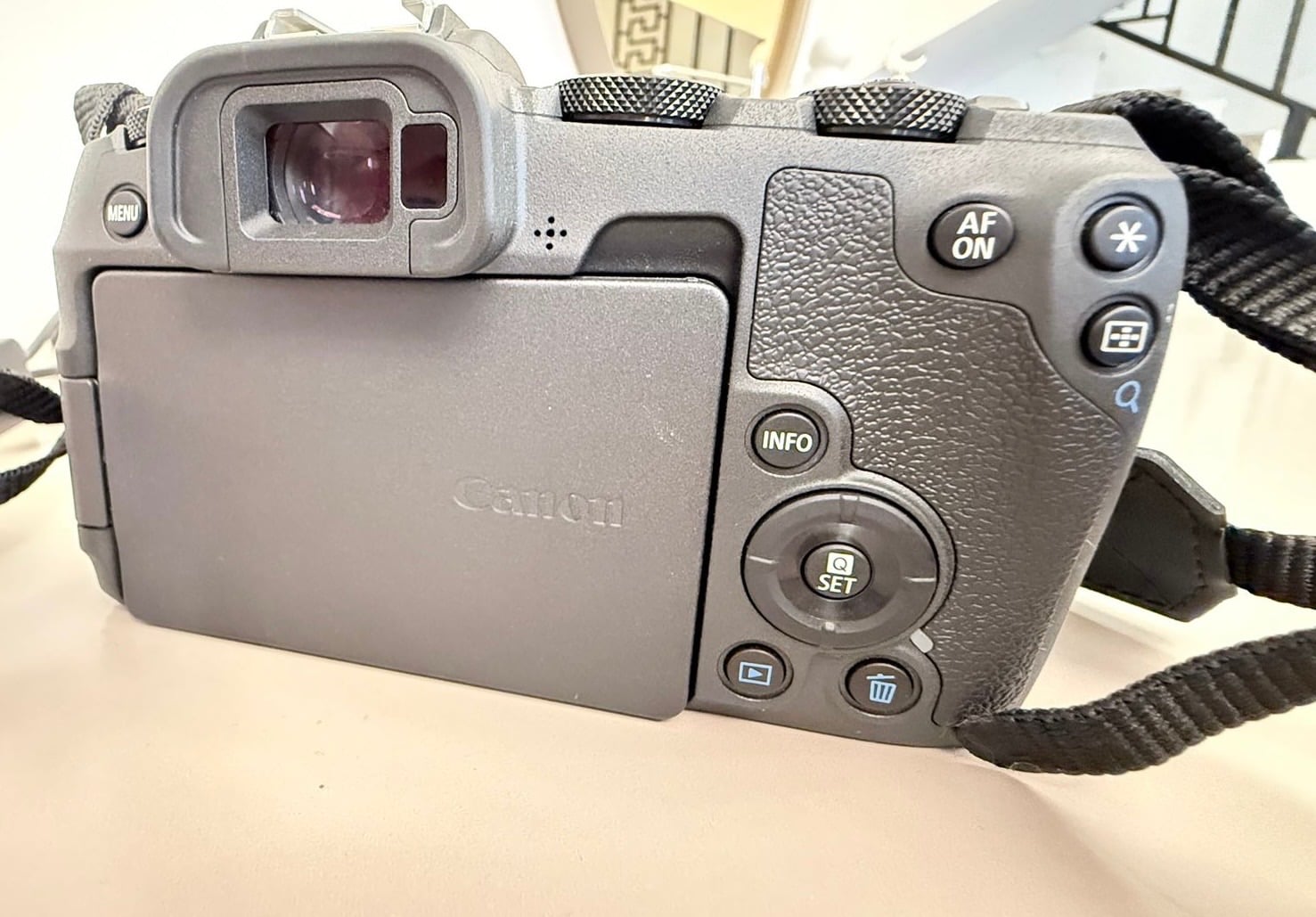 Like New Canon EOS RP (Full Frame) Camera + RF 24-105mm Lens - Image 9