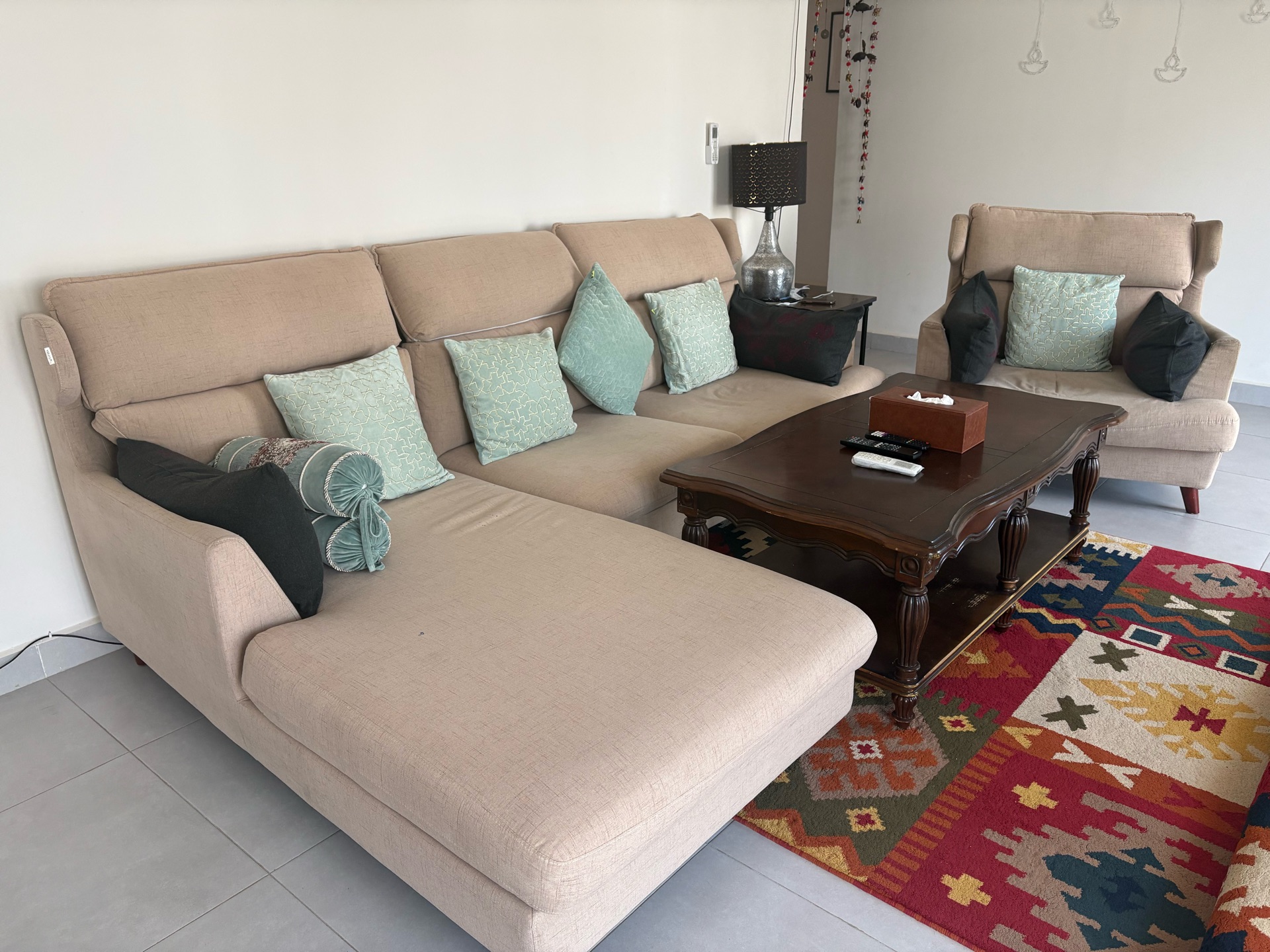 Sofa set with table  - Image 7
