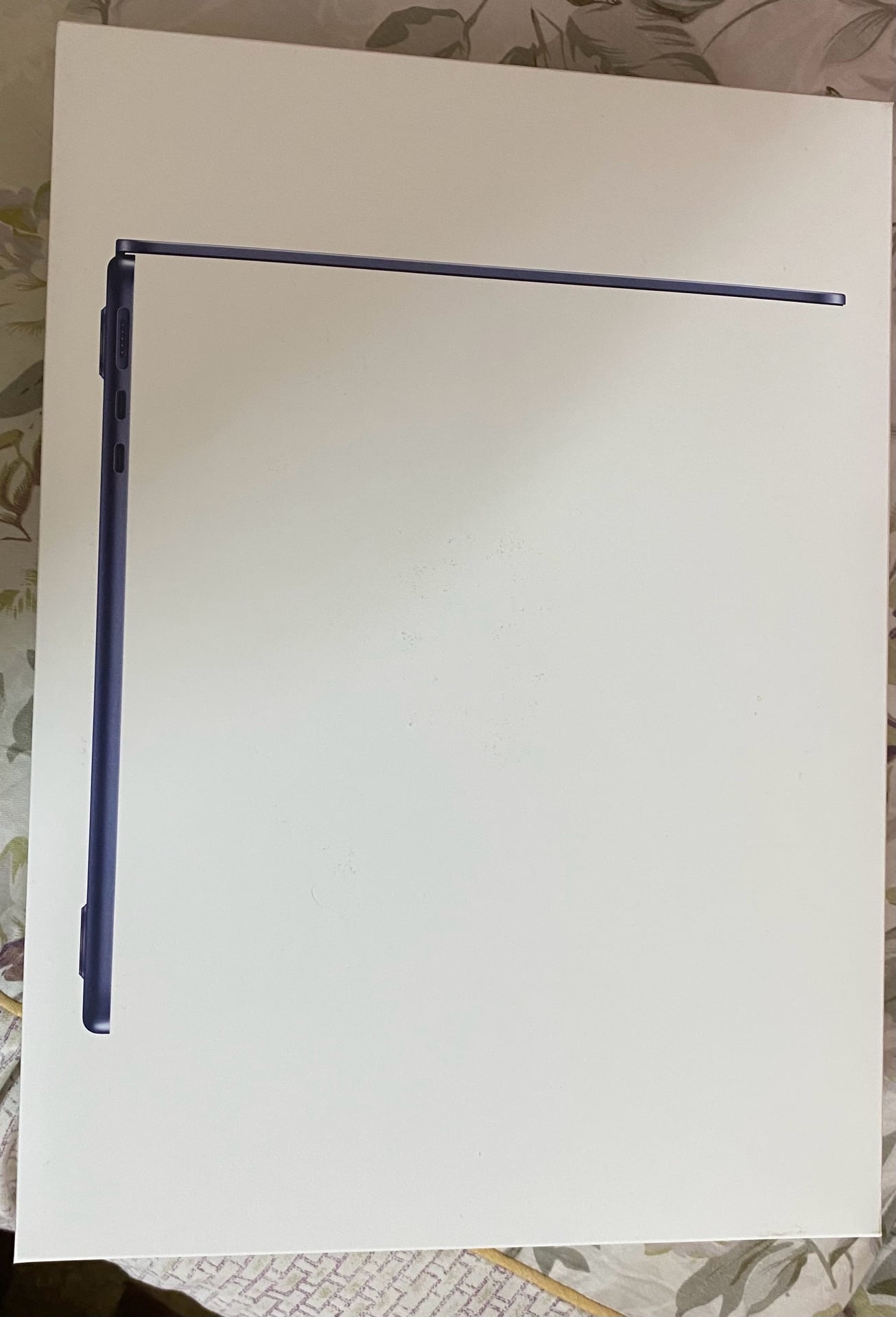 MacBook Air M2 16GB ram  - Image 4