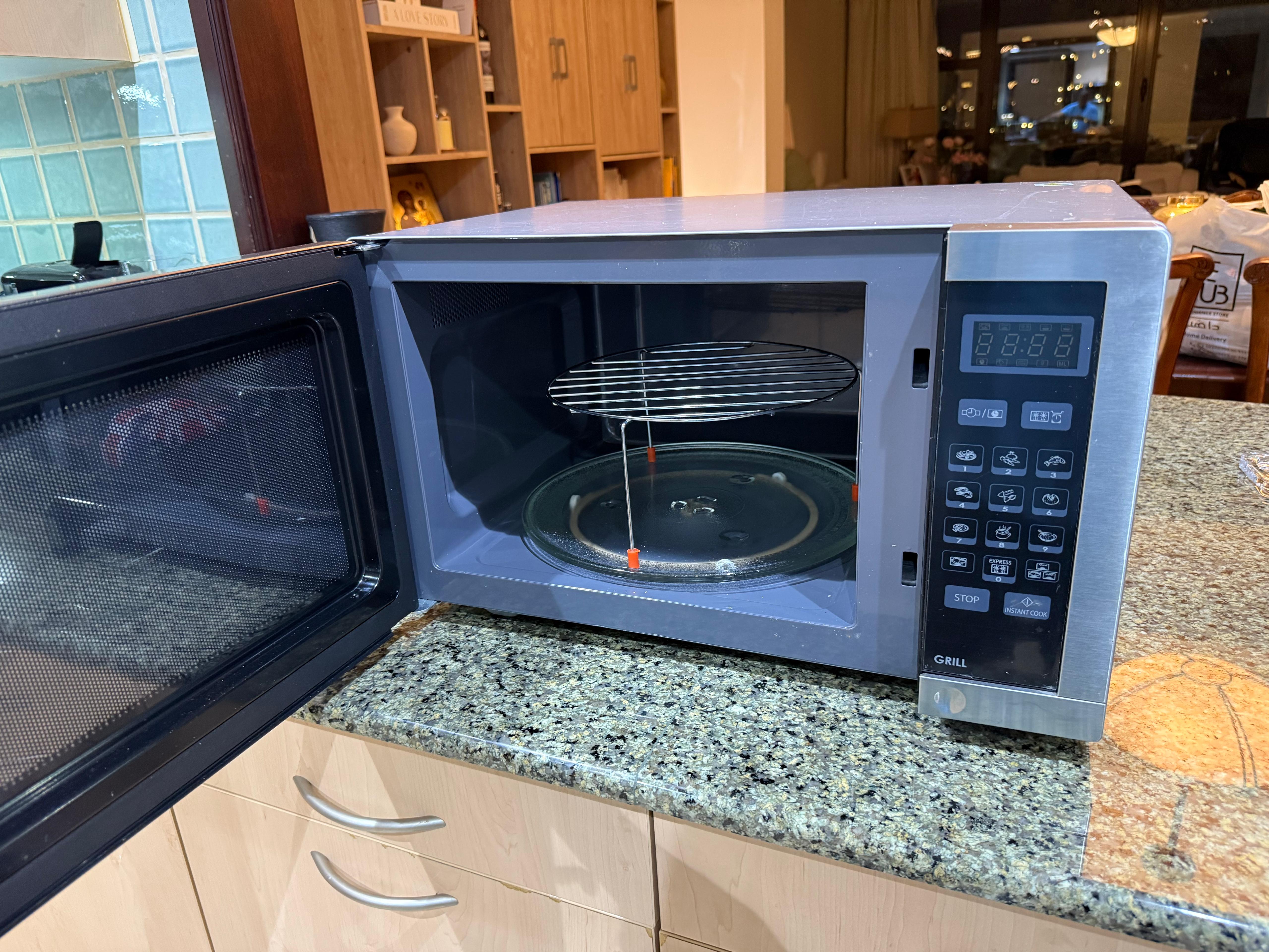 SHARP Microwave with Grill – Stainless Steel – Excellent Condition - Image 2