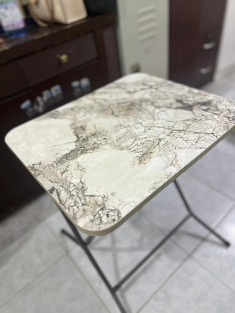 Small foldable table for indoor and outdoor use - Image 3