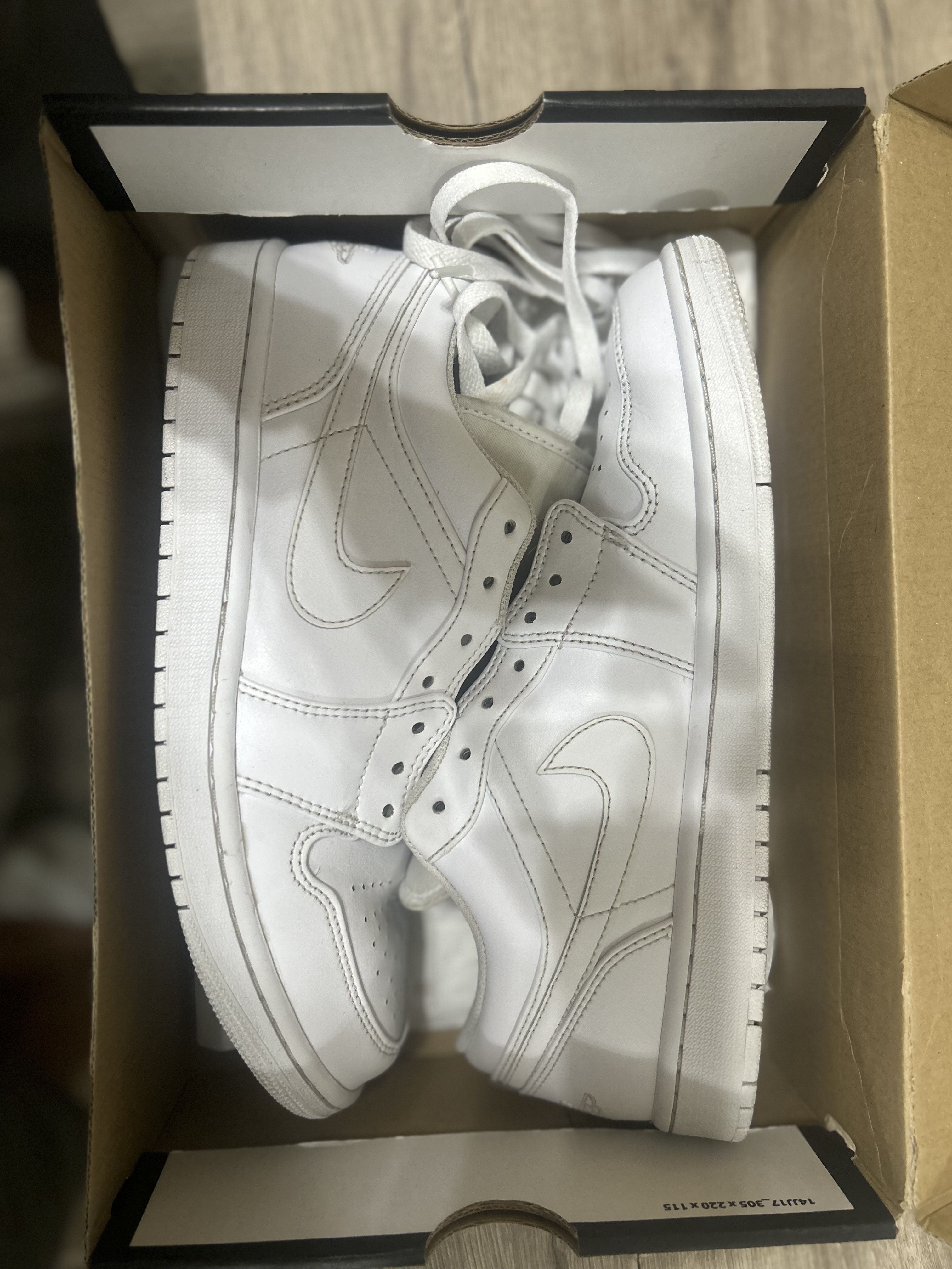 nike shoes - Image 1