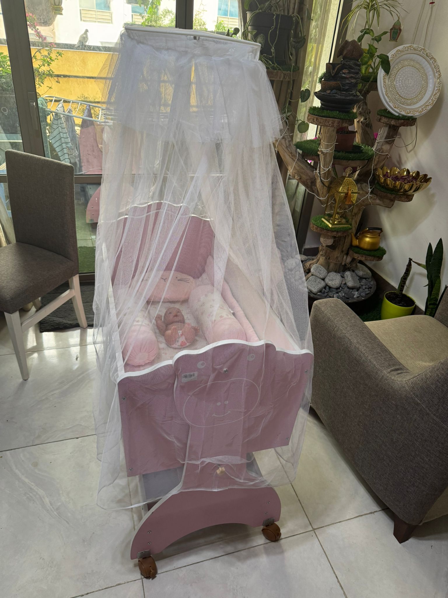 Baby Cradle and cot with wheels مهد الطفل وسرير مع عجلات - Image 2