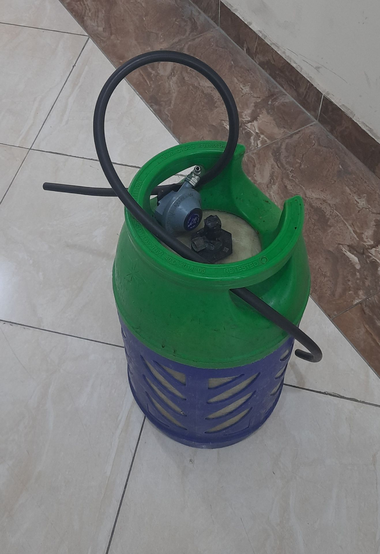 TV BOX 65", SOFA ,TV LEGS, REMOTES, GAS CYLINDER  - Image 8