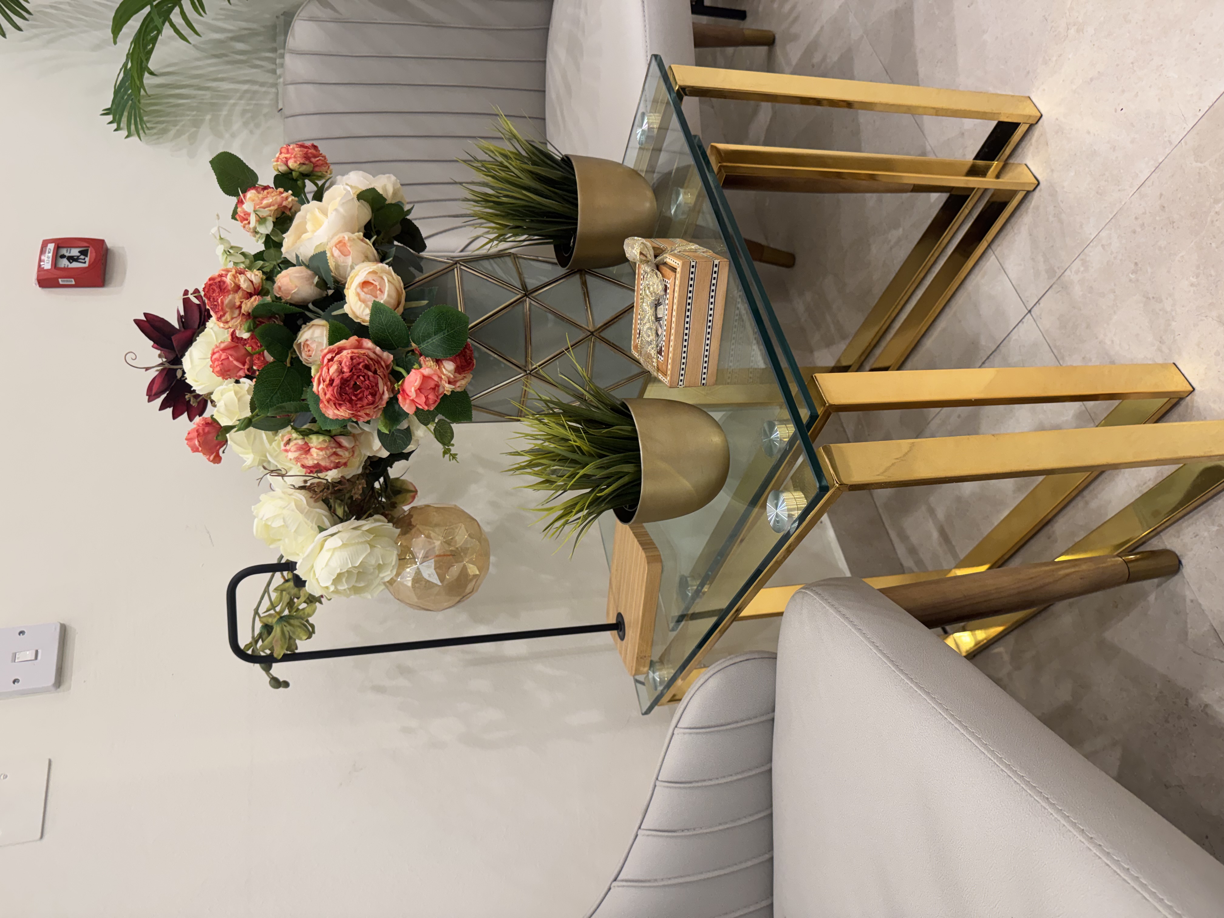 2 chairs & 2 tables  - Image 3