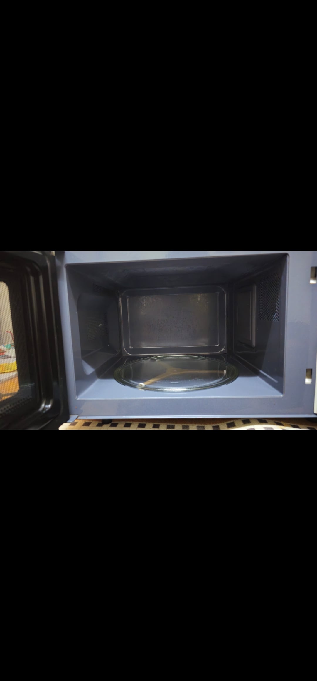 LG Microwave 30L Oven FOR SALE - Image 6