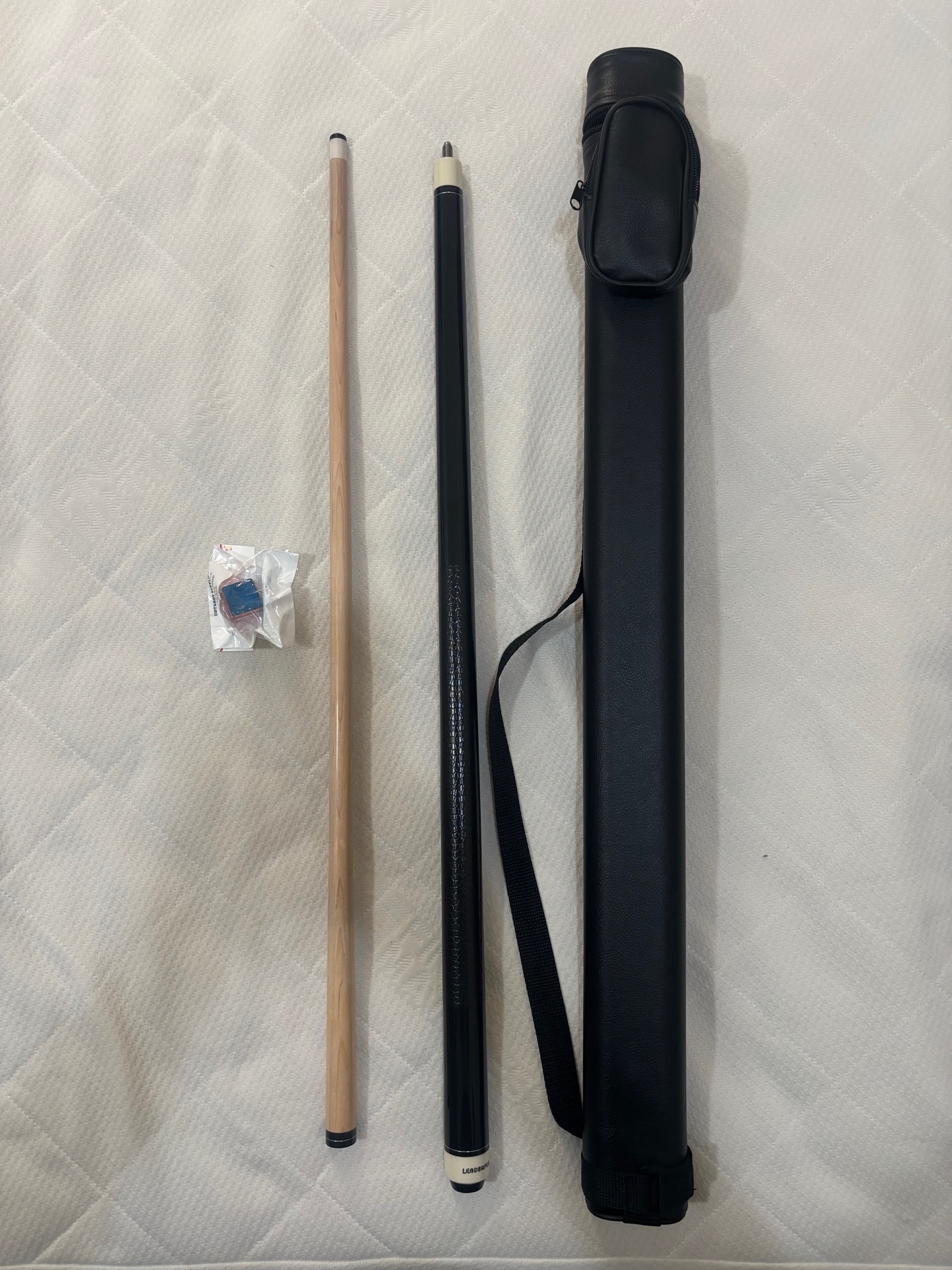 Billiard cue stick with case - Image 1