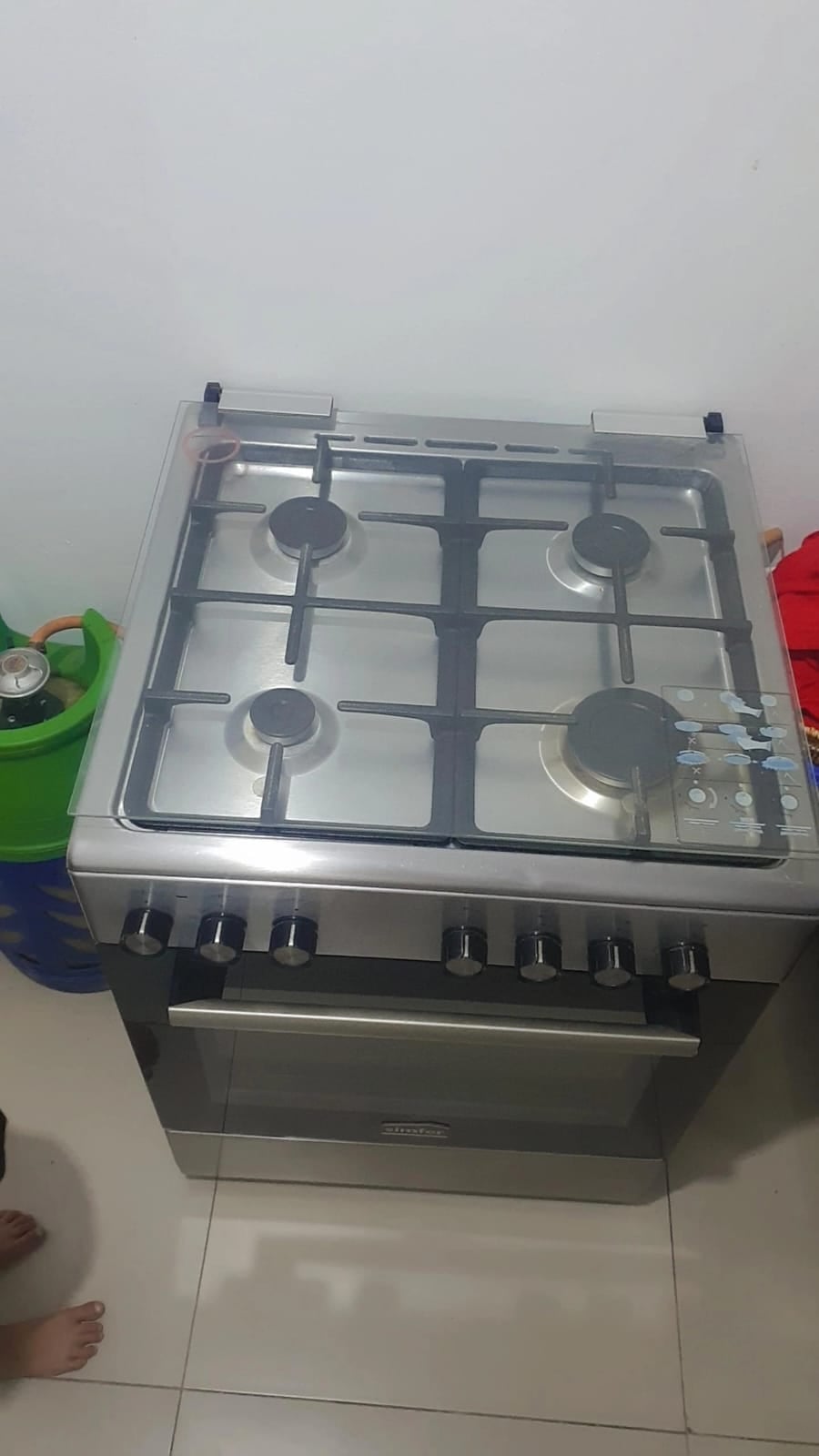 4 burner stove with gas cylinder full set - Image 3