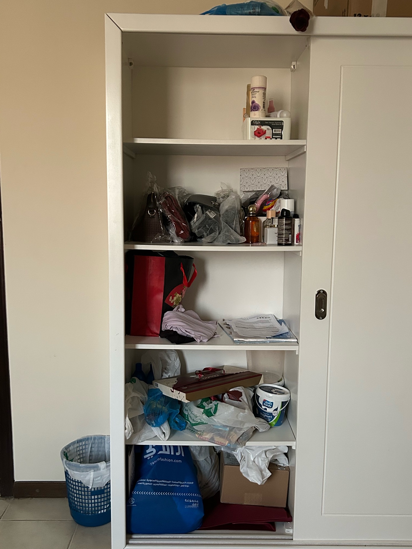 3 doors sliding cupboard - Image 1