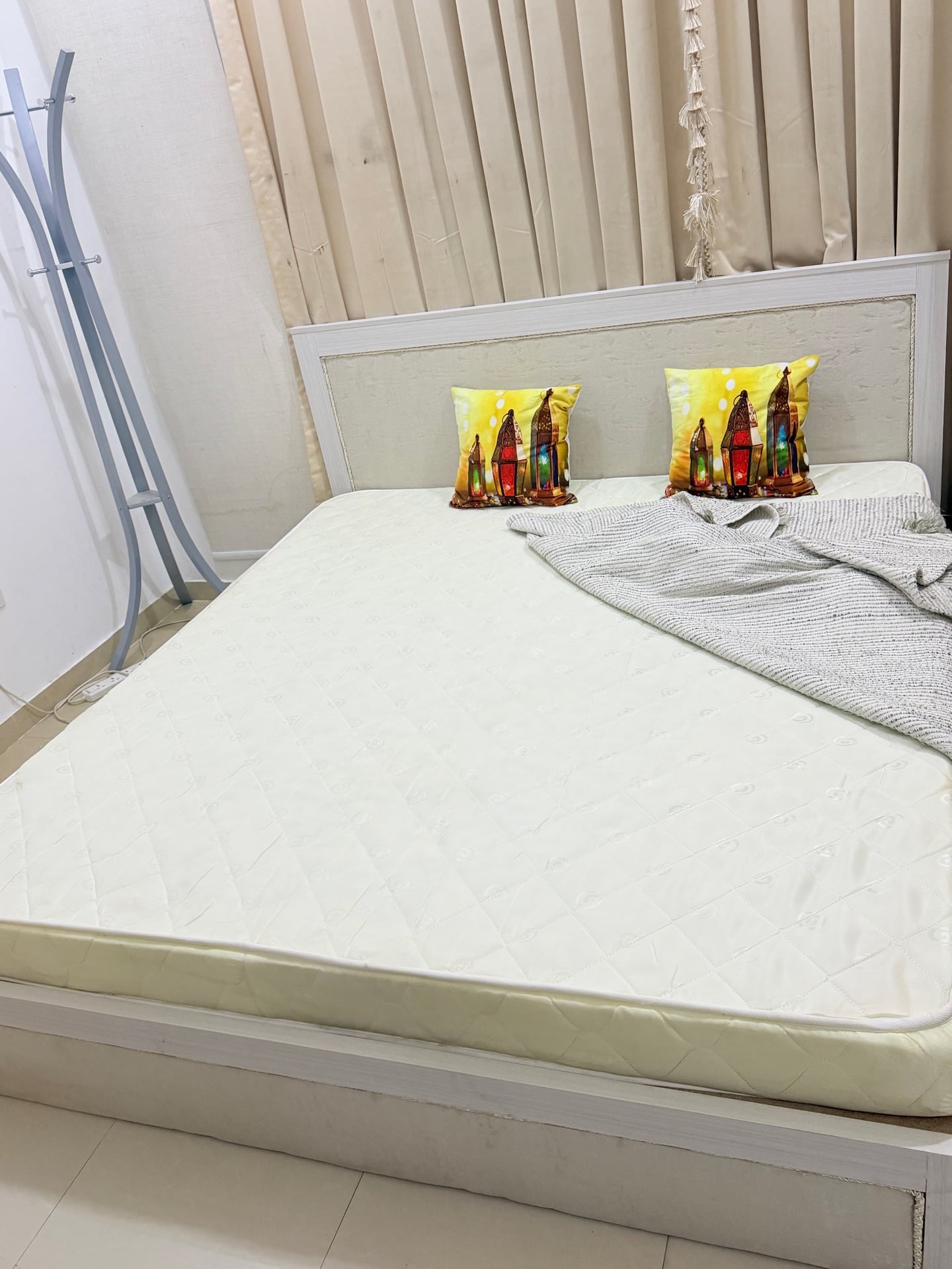 Urgent Sale home centre king bed with mattress price Negotiable  - Image 4