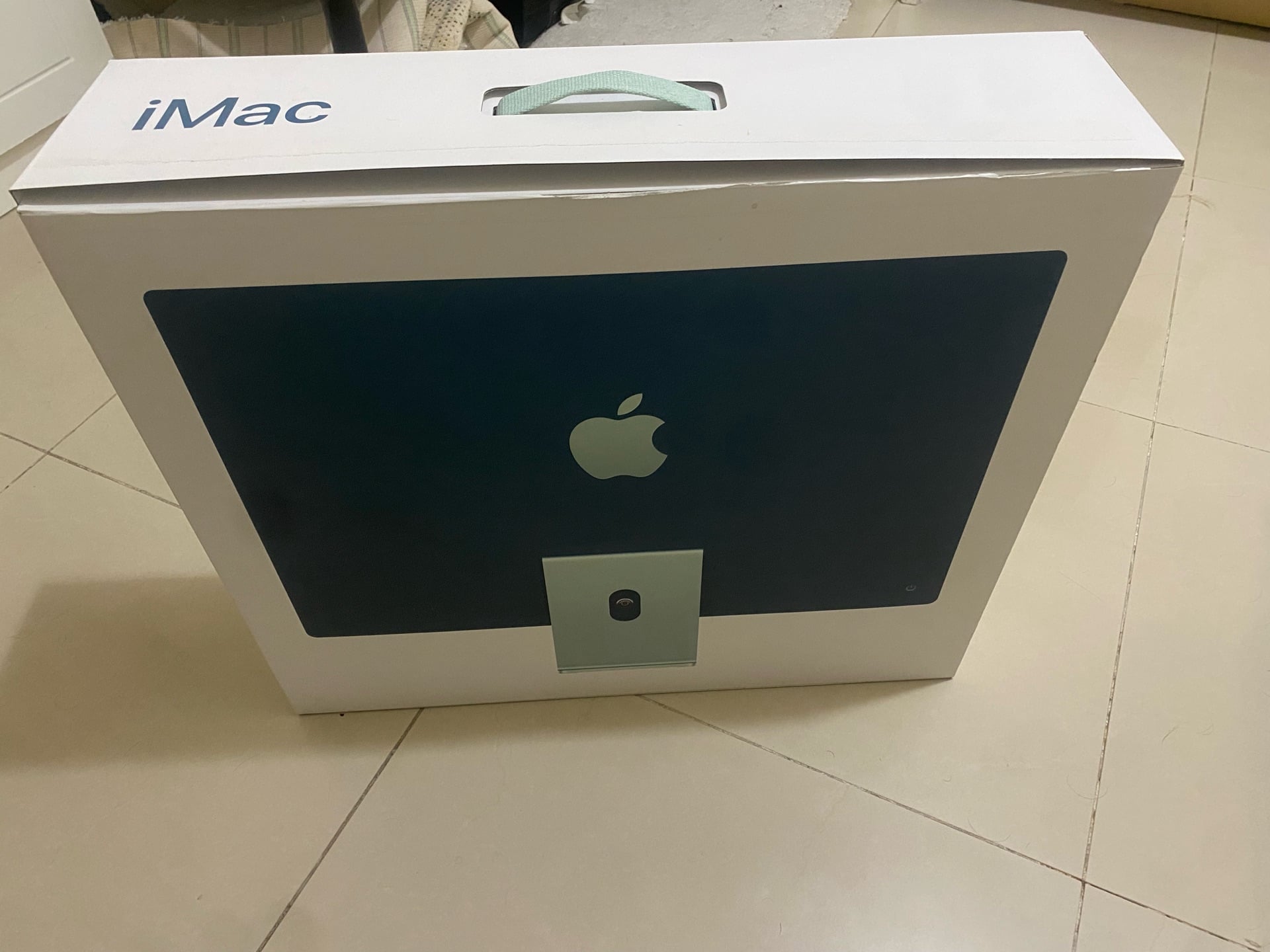 iMac 24” 5K M3 256GB SSD green colou just opened the box mint condition for sale - Image 1