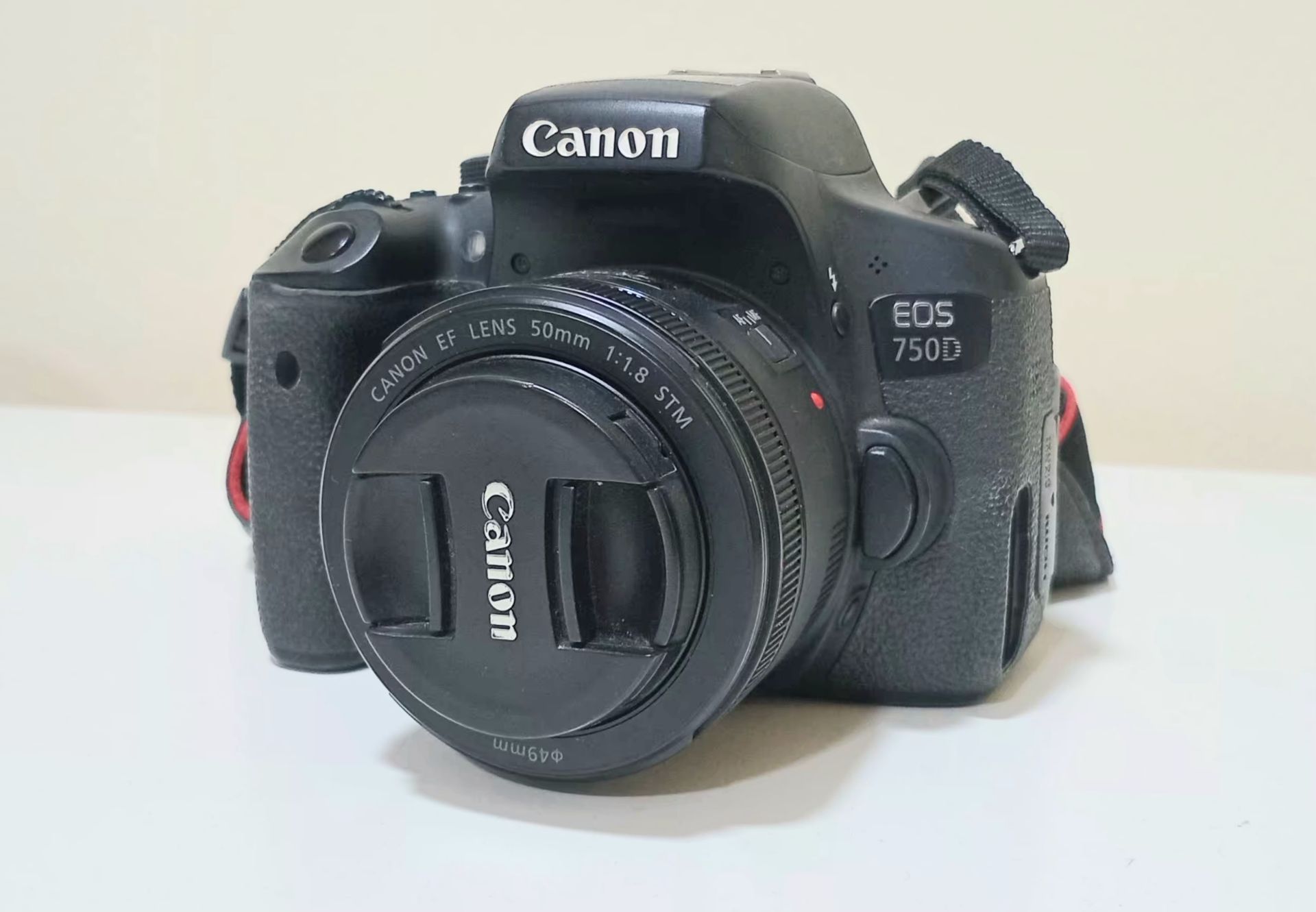 Canon EOS 750D - Image 1