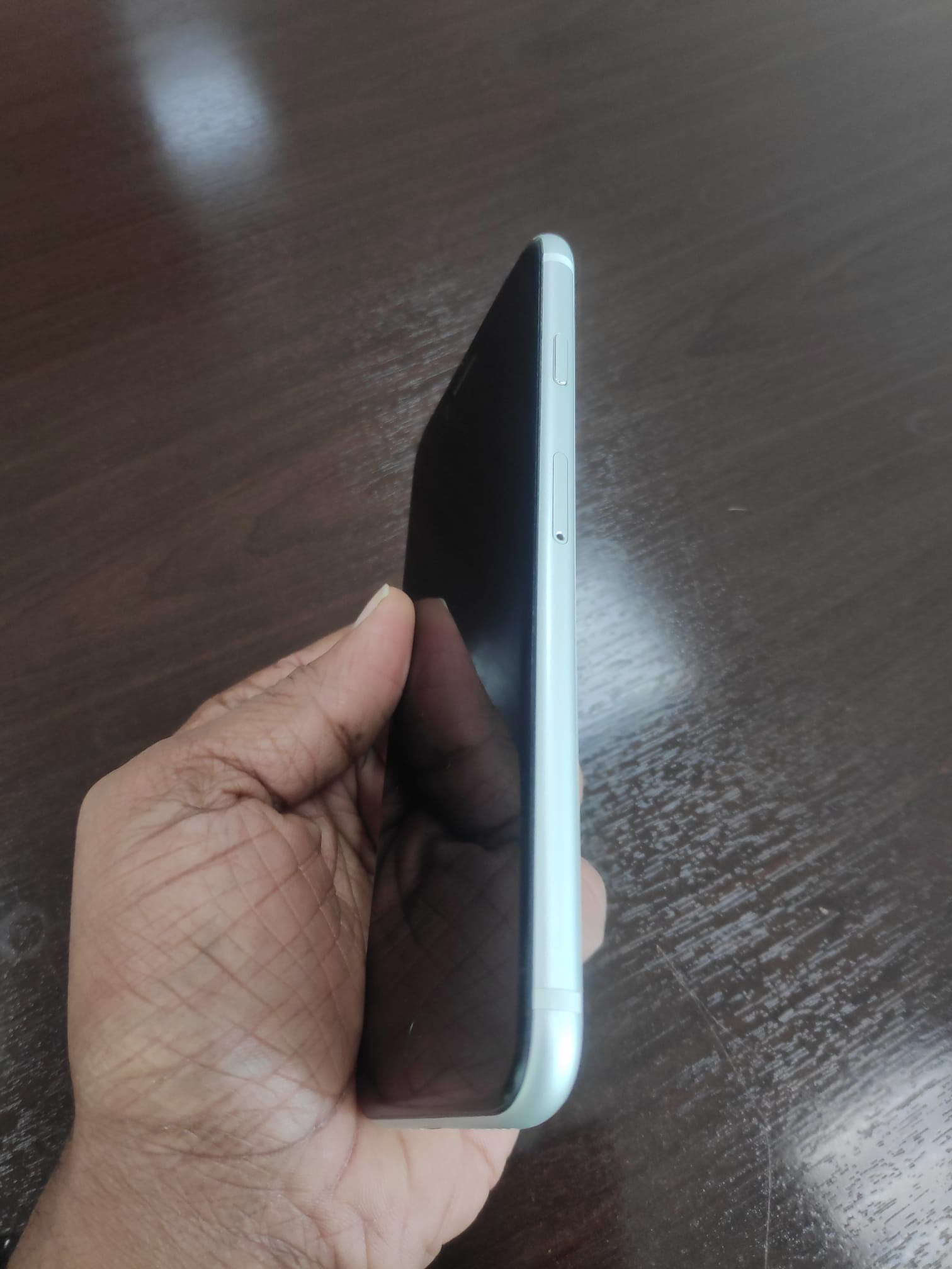 📱 iPhone SE 2020 – 128GB for Sale - Image 4
