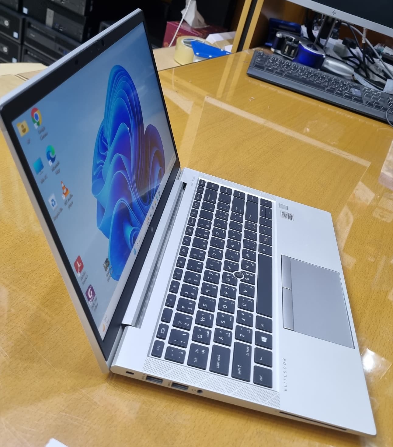 HP ELITEBOOK 840 G7 ( QATAR USE - NOT REFURBISHED ) - Image 2