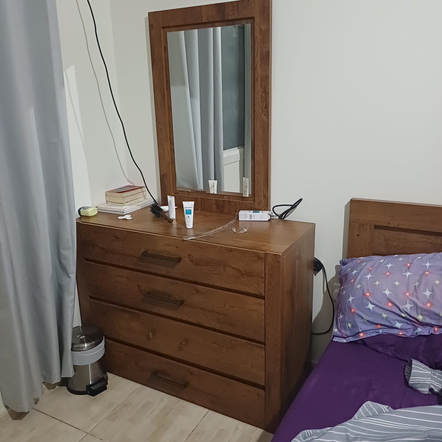 Dressing Table with Mirror - like new - Image 3