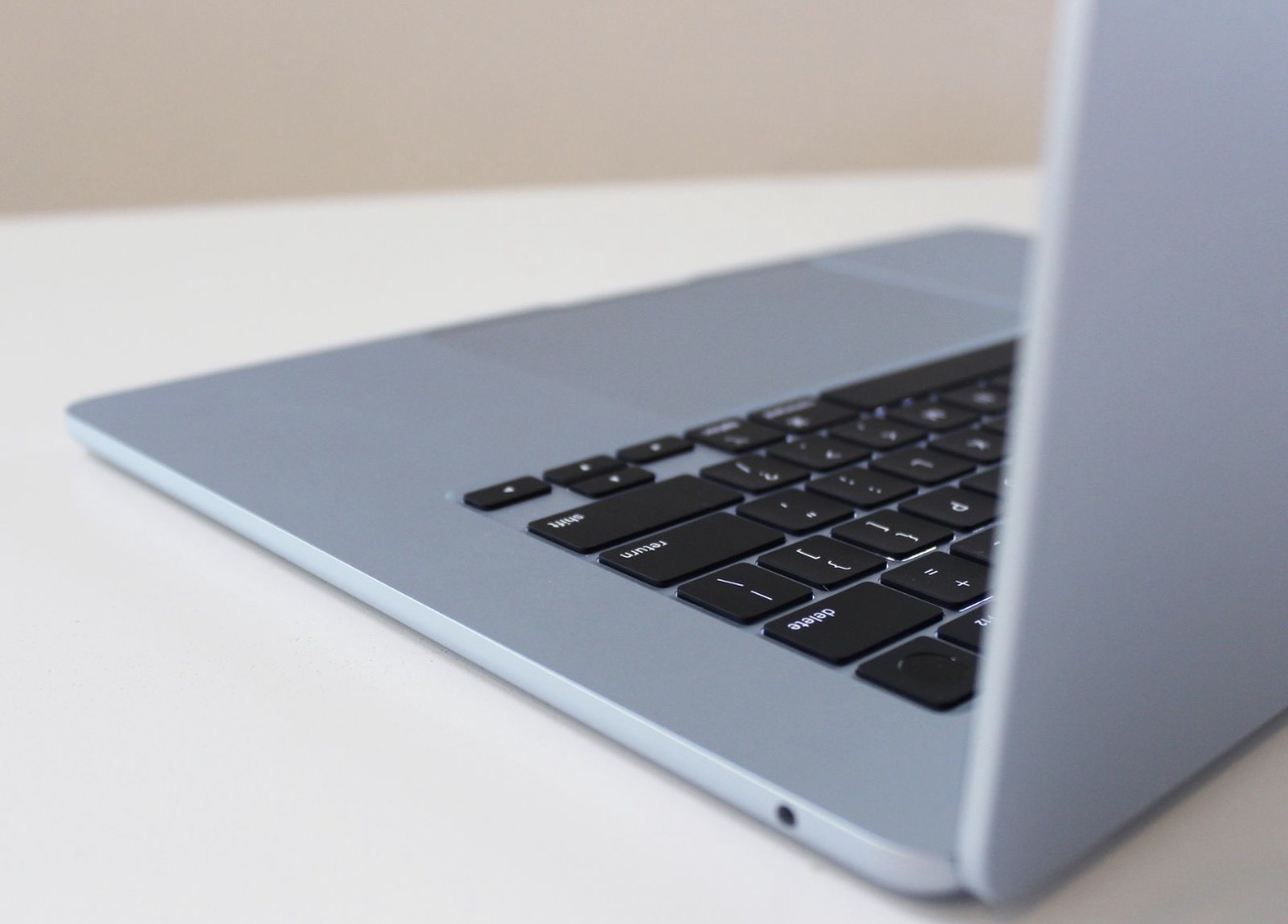 Mac Apple M4 15 Inch Laptop 2025 - Image 2