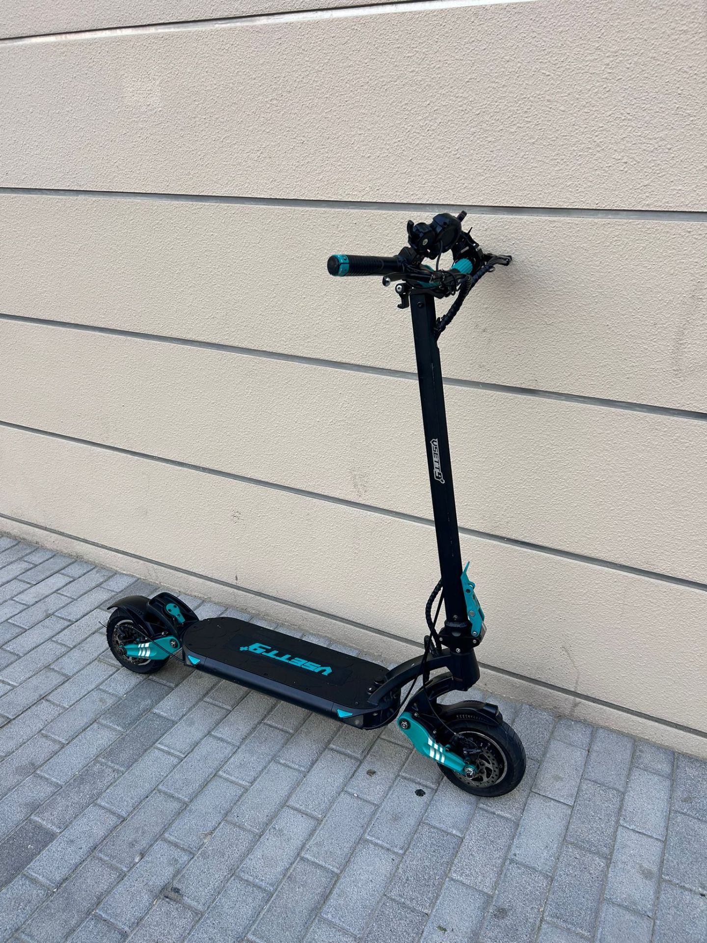 VSETT9 Electric scooter - Image 1