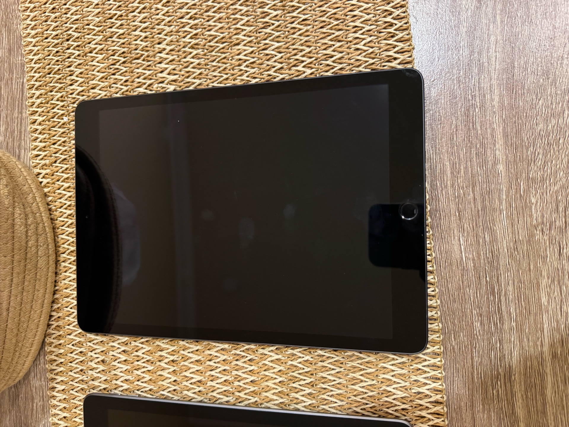 Ipad 6 and ipad 7 used - Image 8