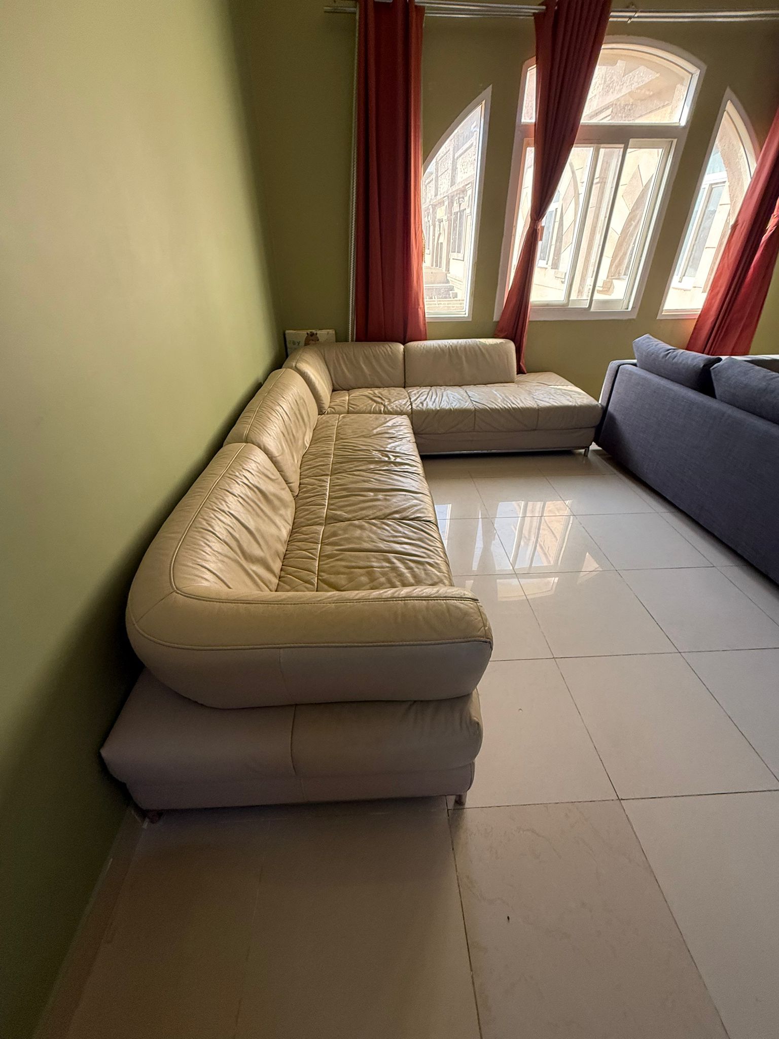 Stylish Cream L-Shaped Leather-Type Sofa - Image 5