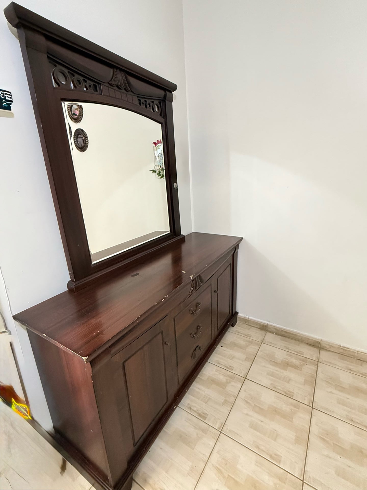 Dressing table - Image 1