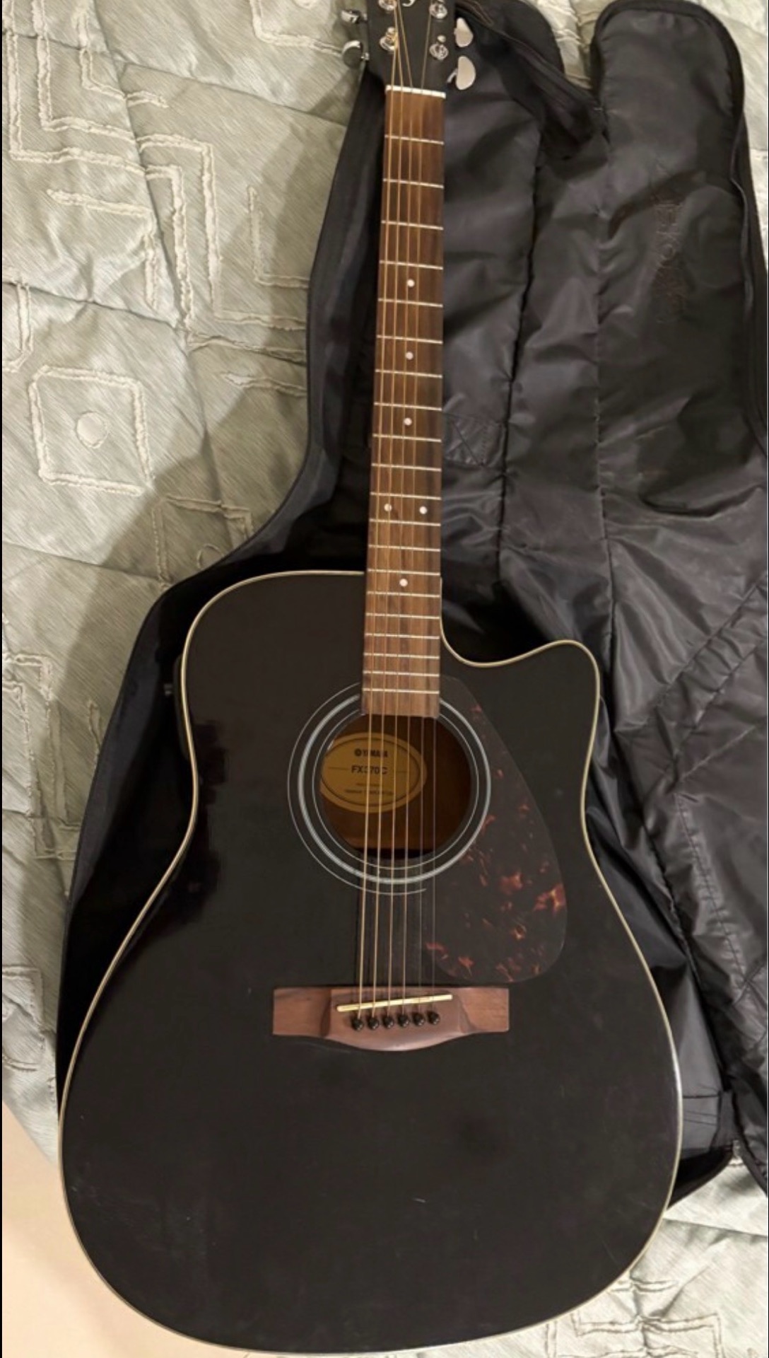 Yamaha acoustic guitar with EQ  - Image 2