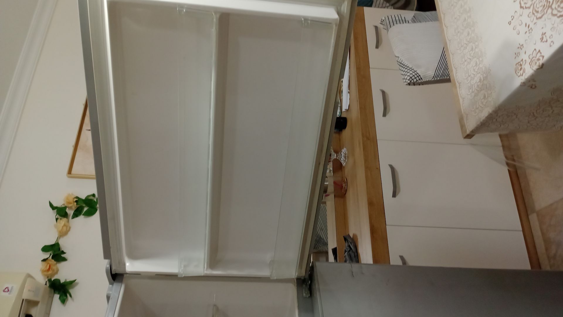 Refrigerator in good condition - Image 6