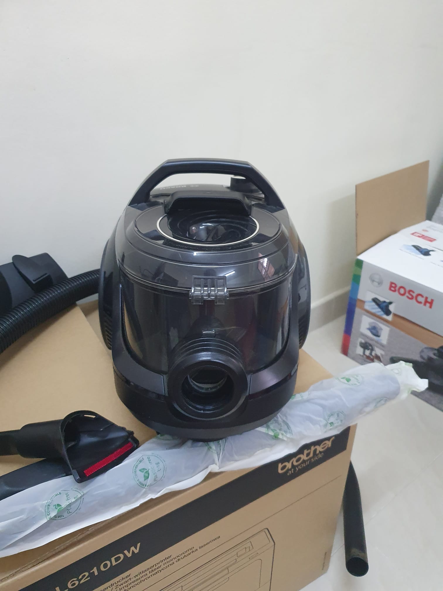 Bosch Bagless Vacuum Cleaner  - Image 3