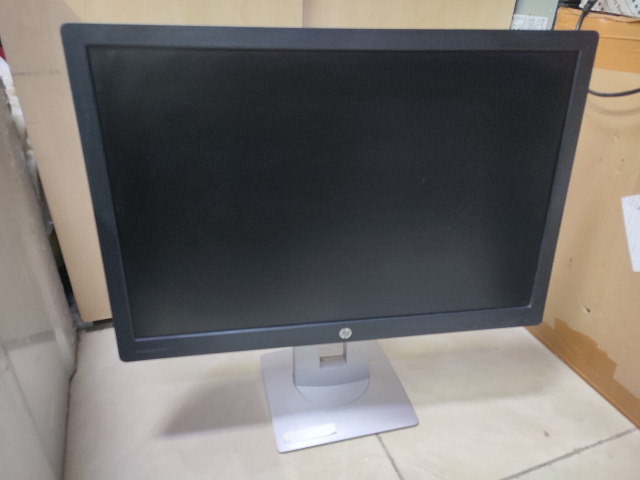 Hp Z440 Workstation  - Image 2