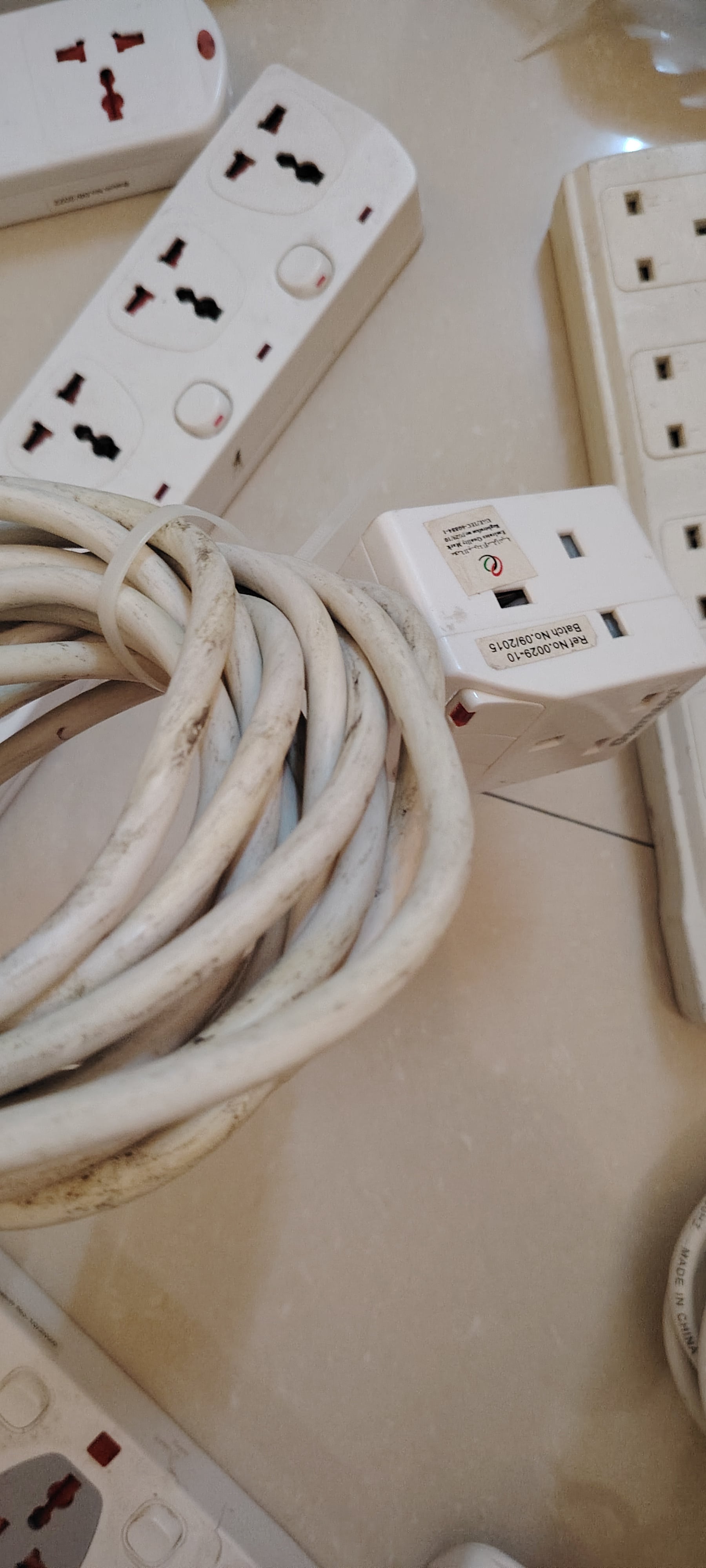9 قطع تمديدات كهربائية جميعها 250 ريال - Image 6