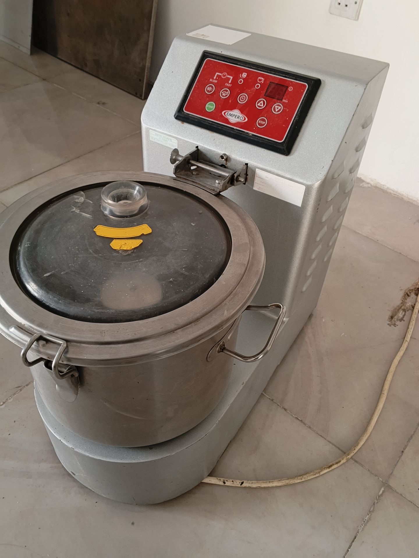 HAMMUS machine for sale good condition -Restaurant use - Image 2