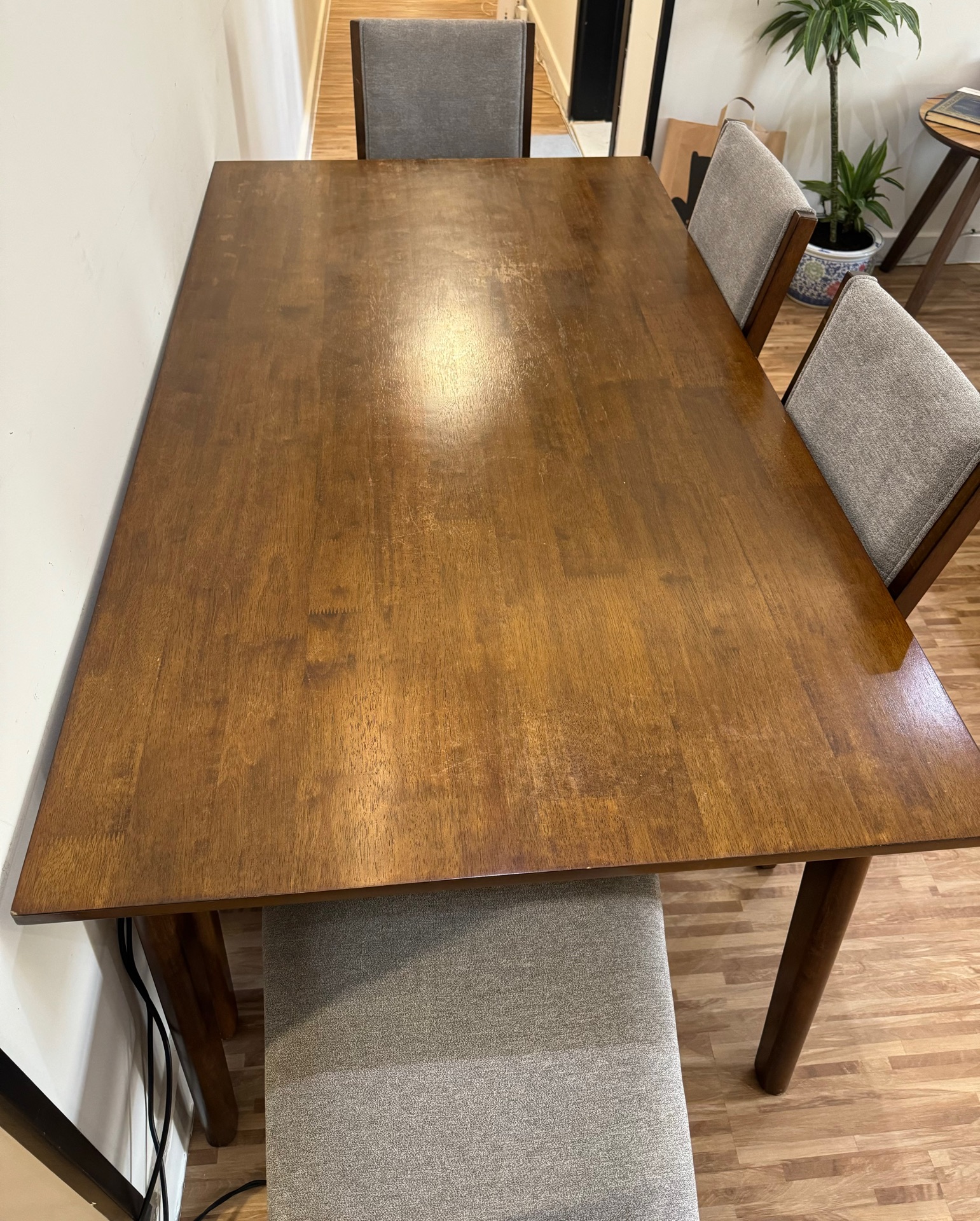 Dining table with chairs  - Image 3