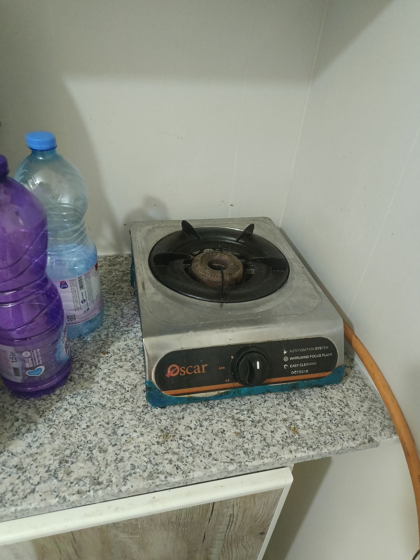 Gas cylinder, small stove, regulator and one lighter for urgent sale - Image 2
