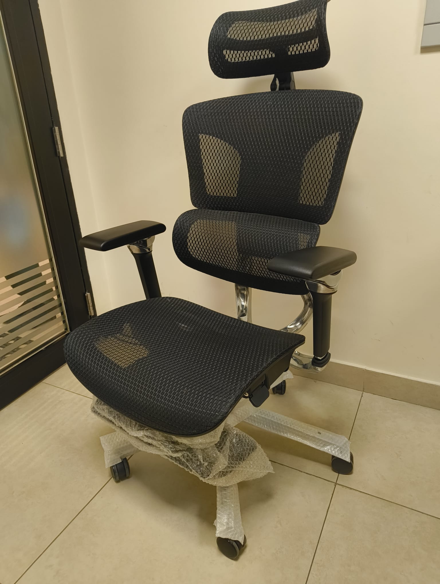 Executive Highback Mesh Chair - Image 1