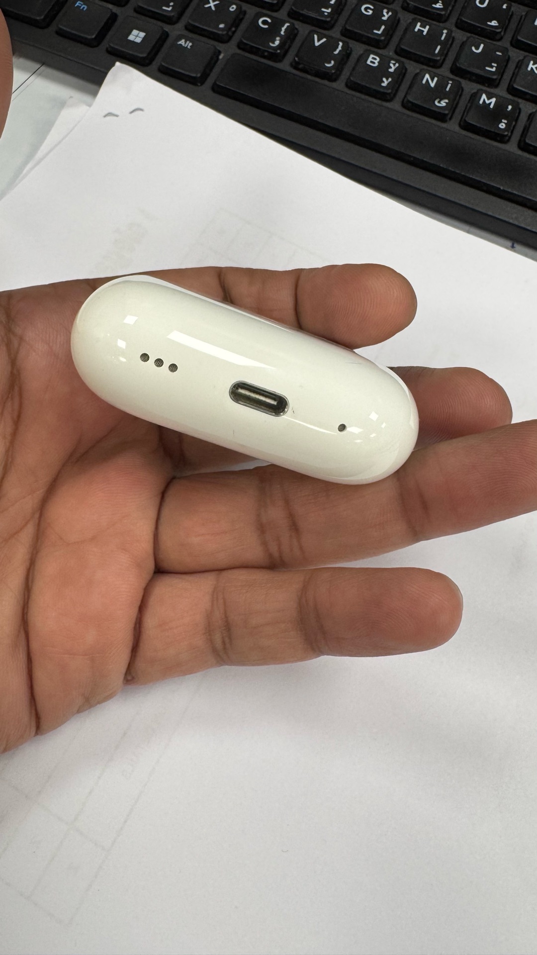 Apple AirPods Pro 2 USB-C مستعمل، بدون ضمان - Image 7