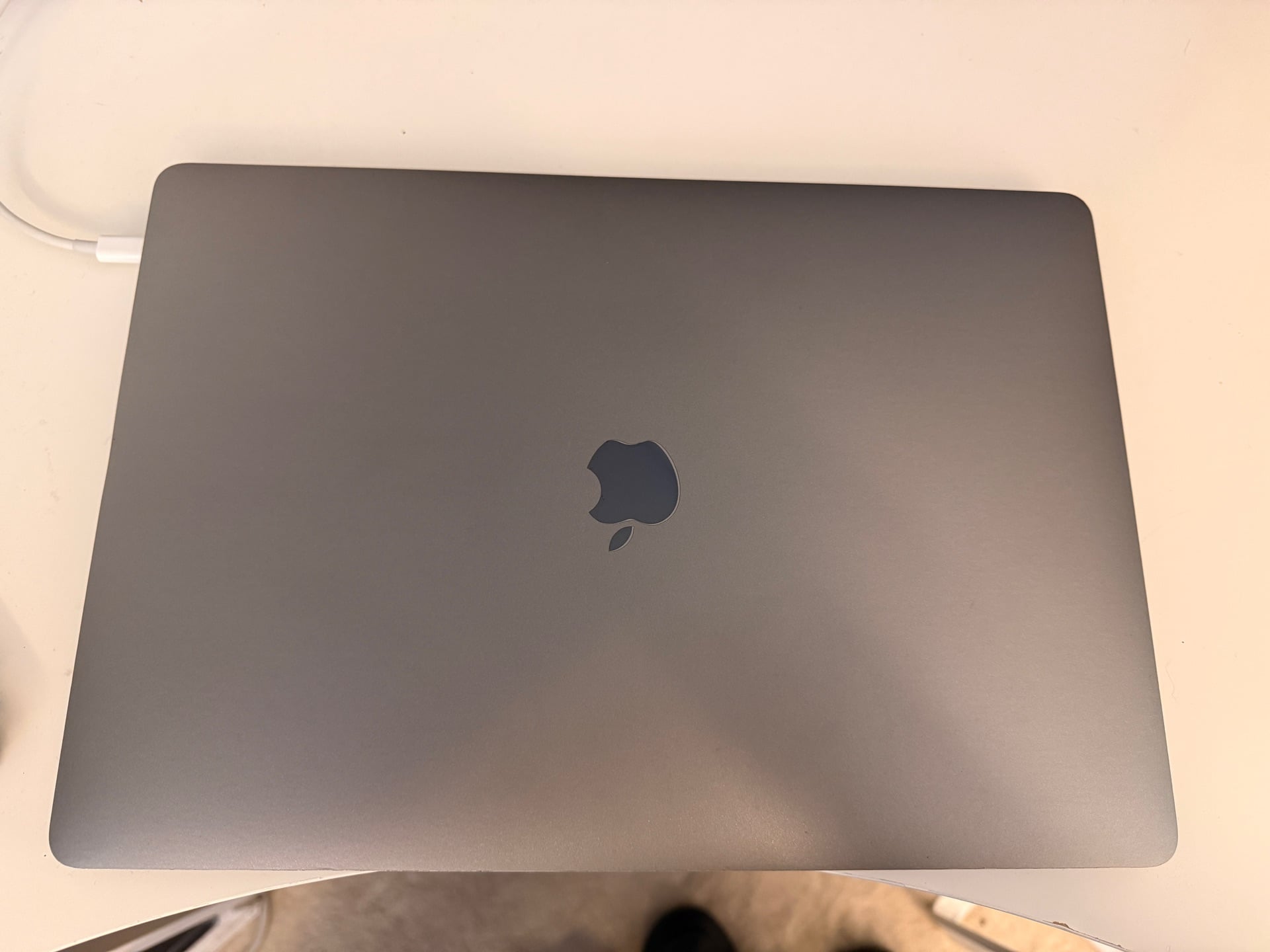 Macbook Pro i9 32gb - Image 2