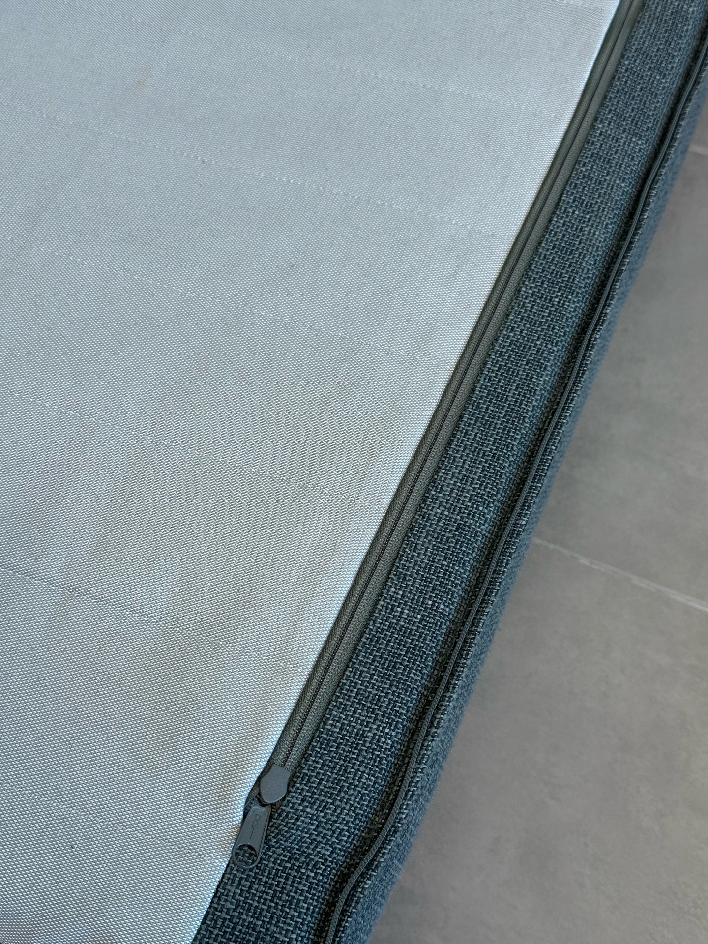 Ikea Valentuna sofa bed - Image 5