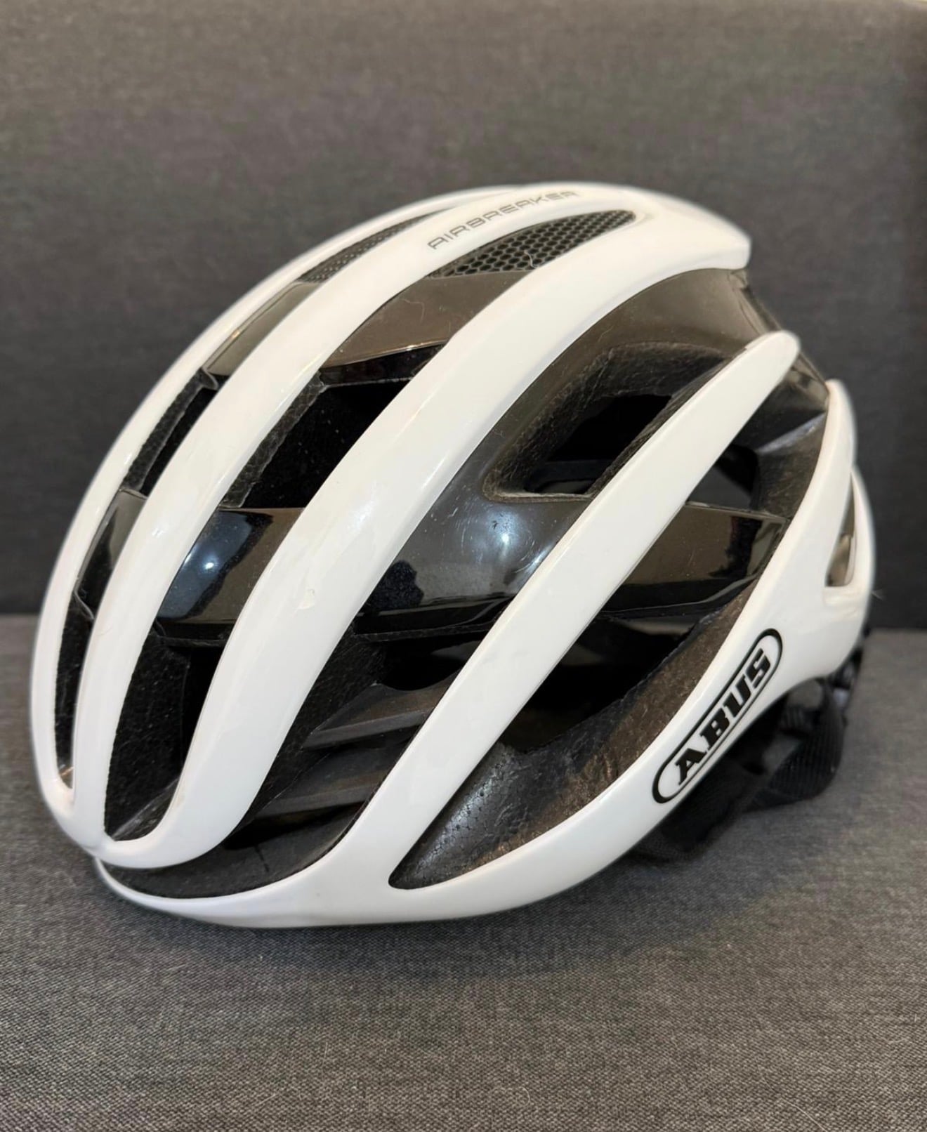 Abus Airbreaker Cycling Helmet - Image 4