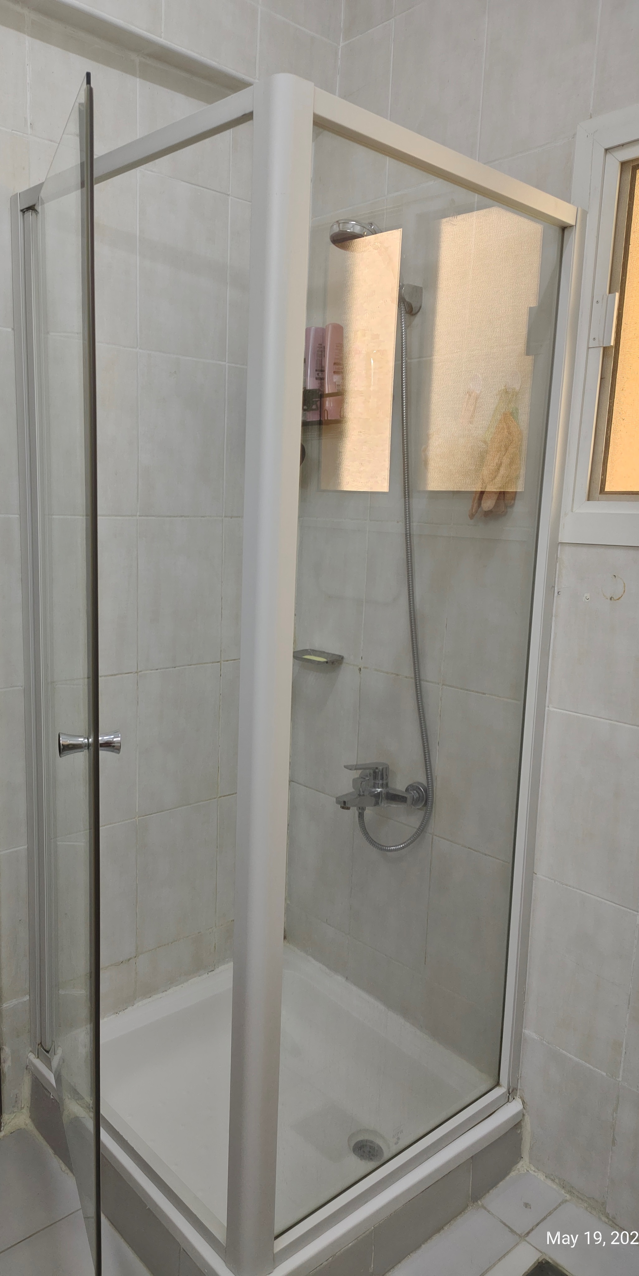 Shower box with tray - Image 1