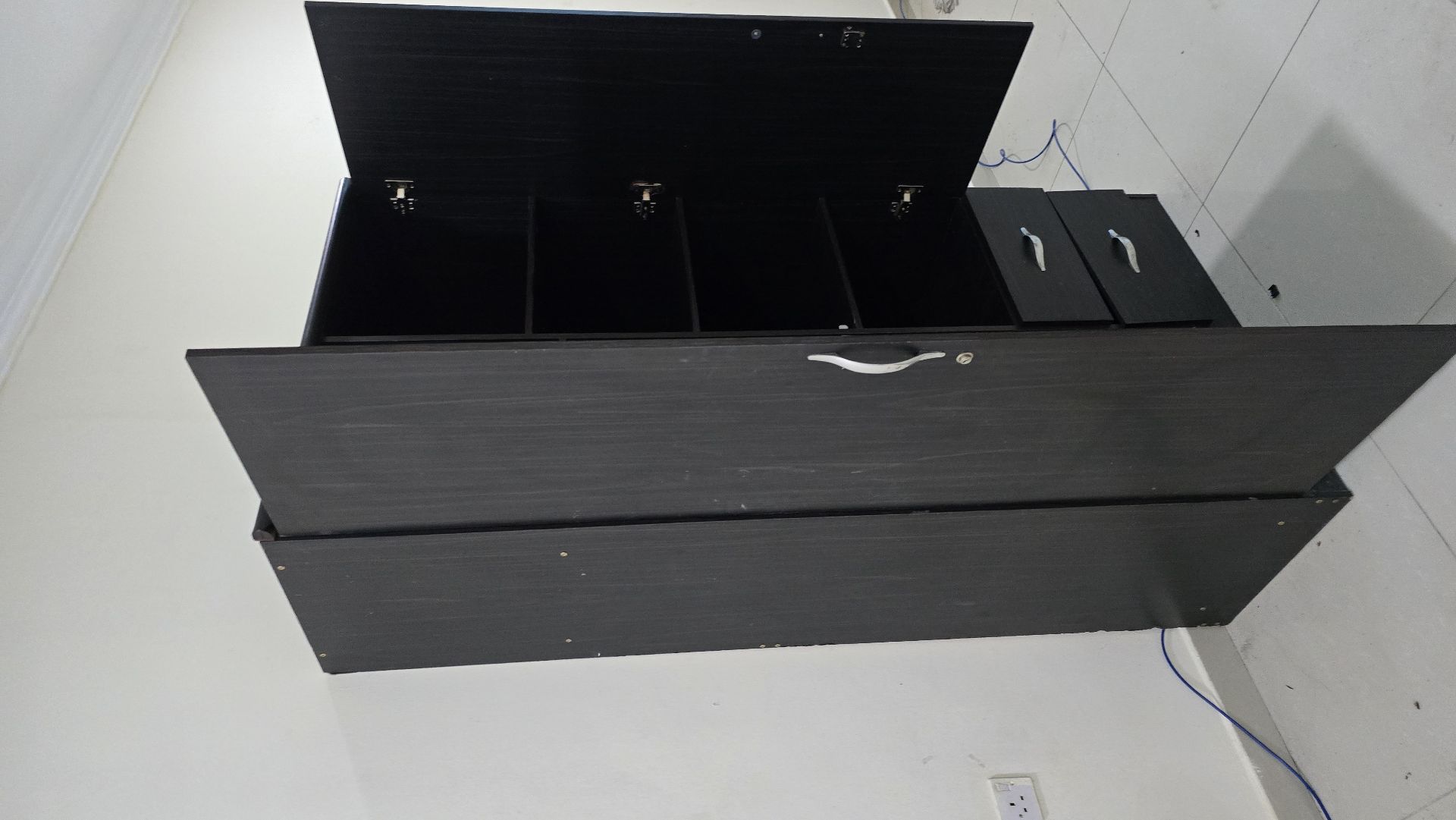 Dress cabinet  - Image 2