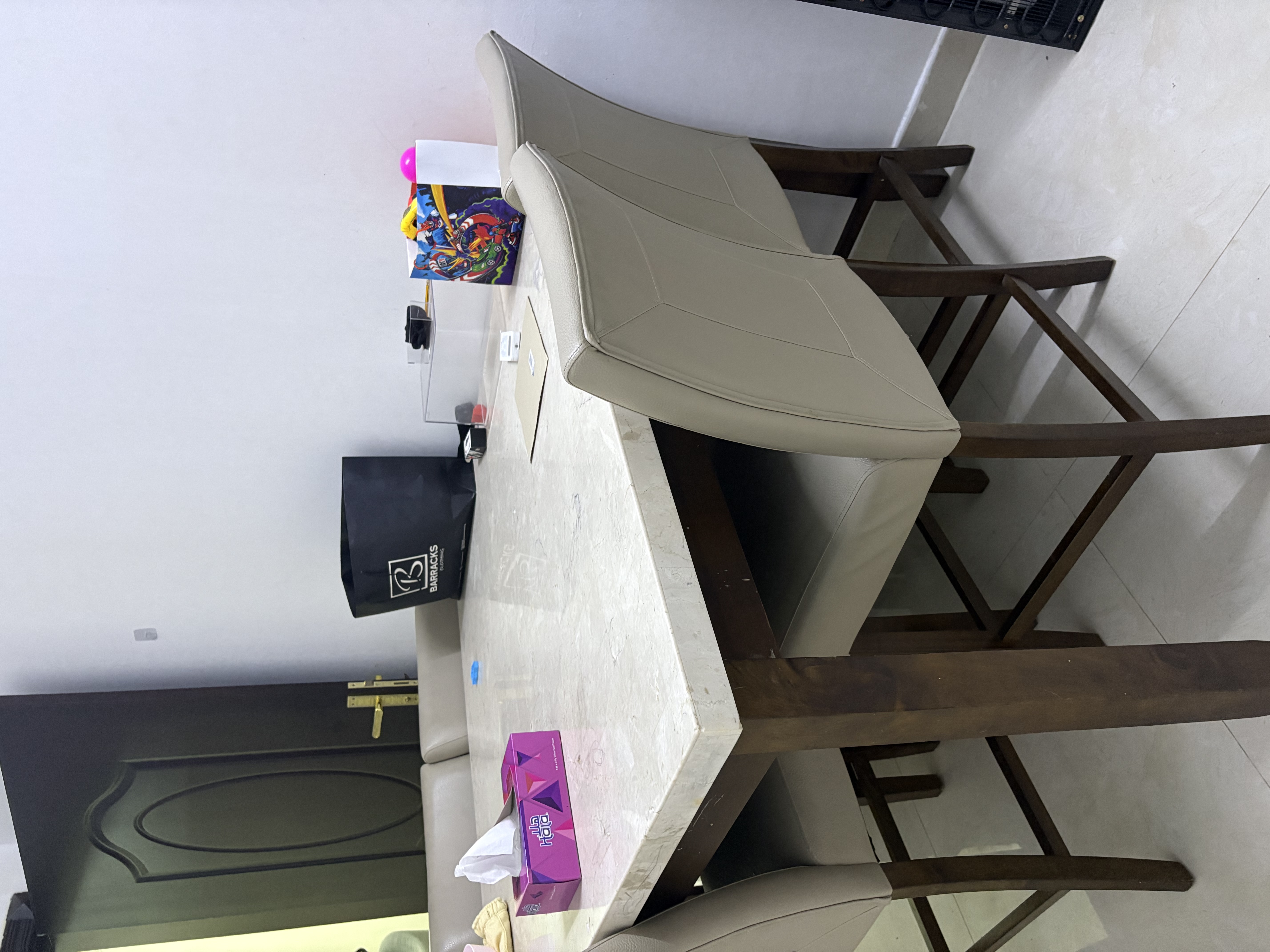 Marble dining table for sale  - Image 3
