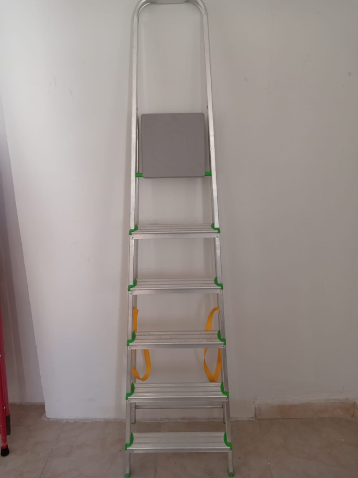 Extendable Podium Ladder with Wheels for Sale - Image 3