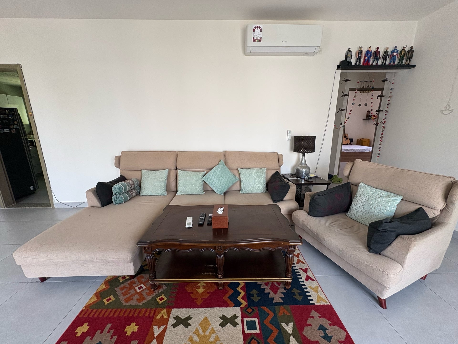 Sofa set with table  - Image 3
