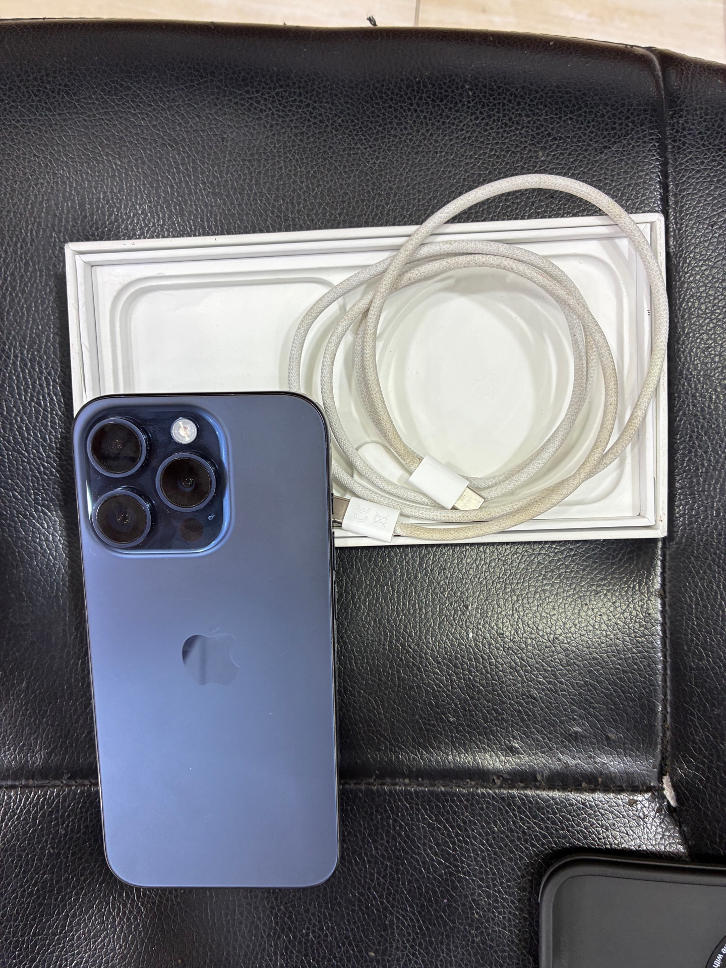 IPhone 15pro / 128 / never opened  - Image 3