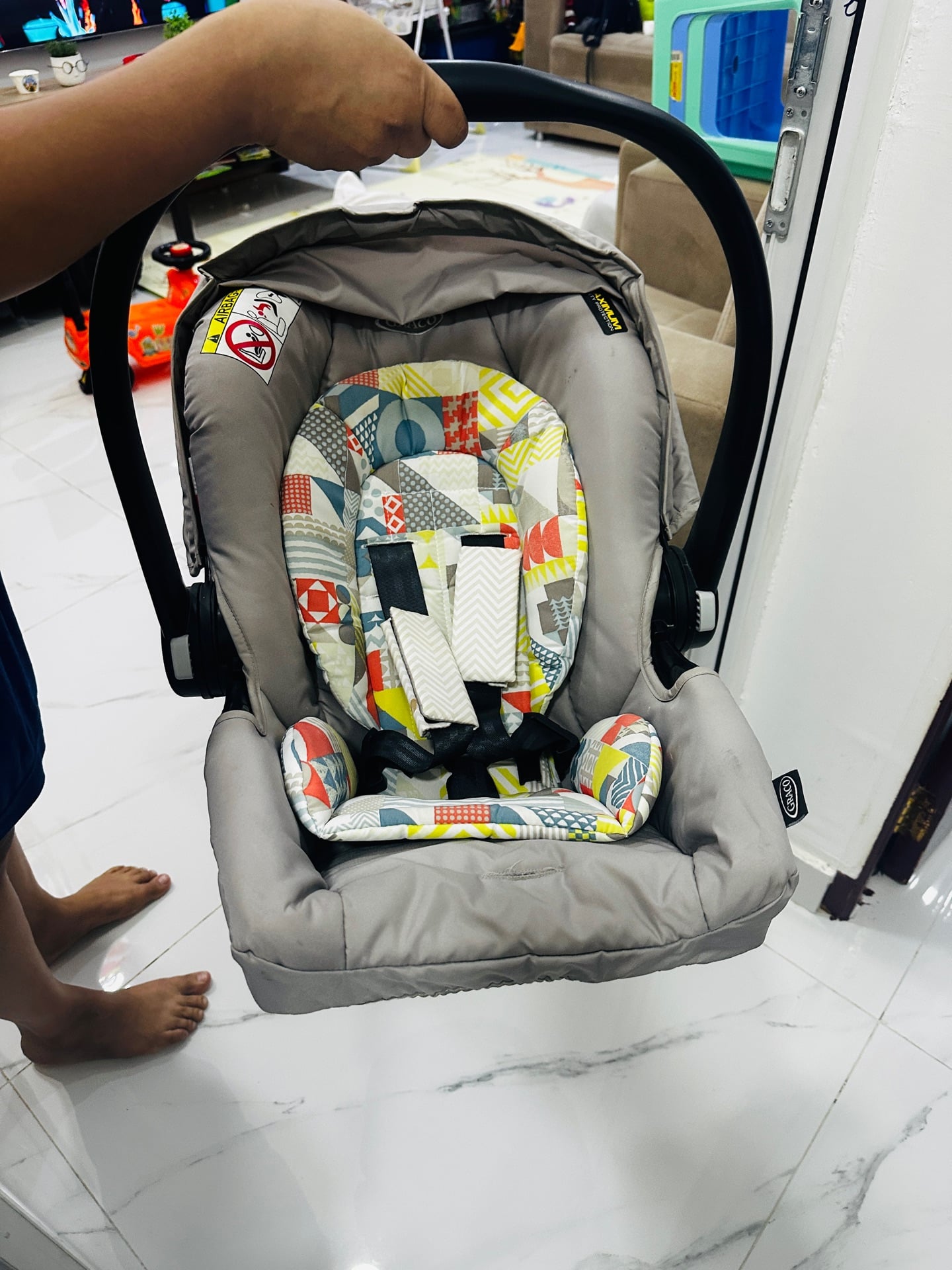 Graco baby stroller and car seat - Image 7